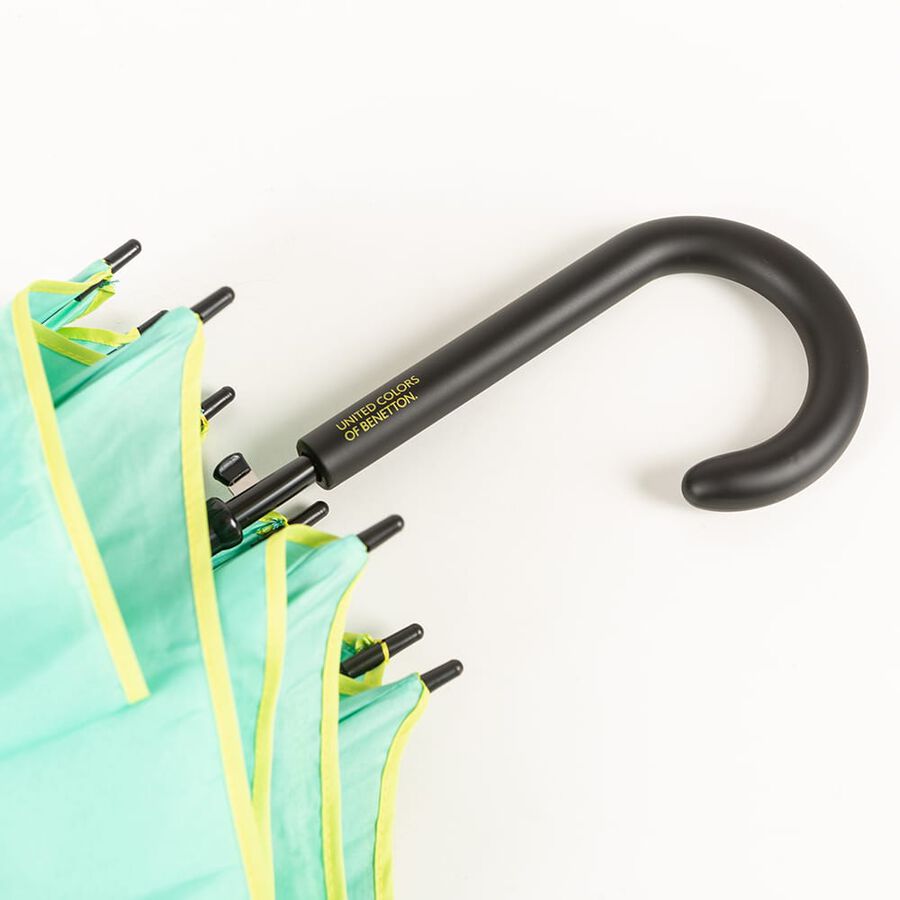 Paraguas autom&aacute;tico Benetton de distintos colores