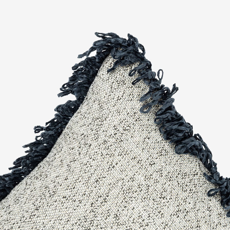 Coj&iacute;n de algod&oacute;n reciclado tinta Alice 50x50cm Clau&Chloe