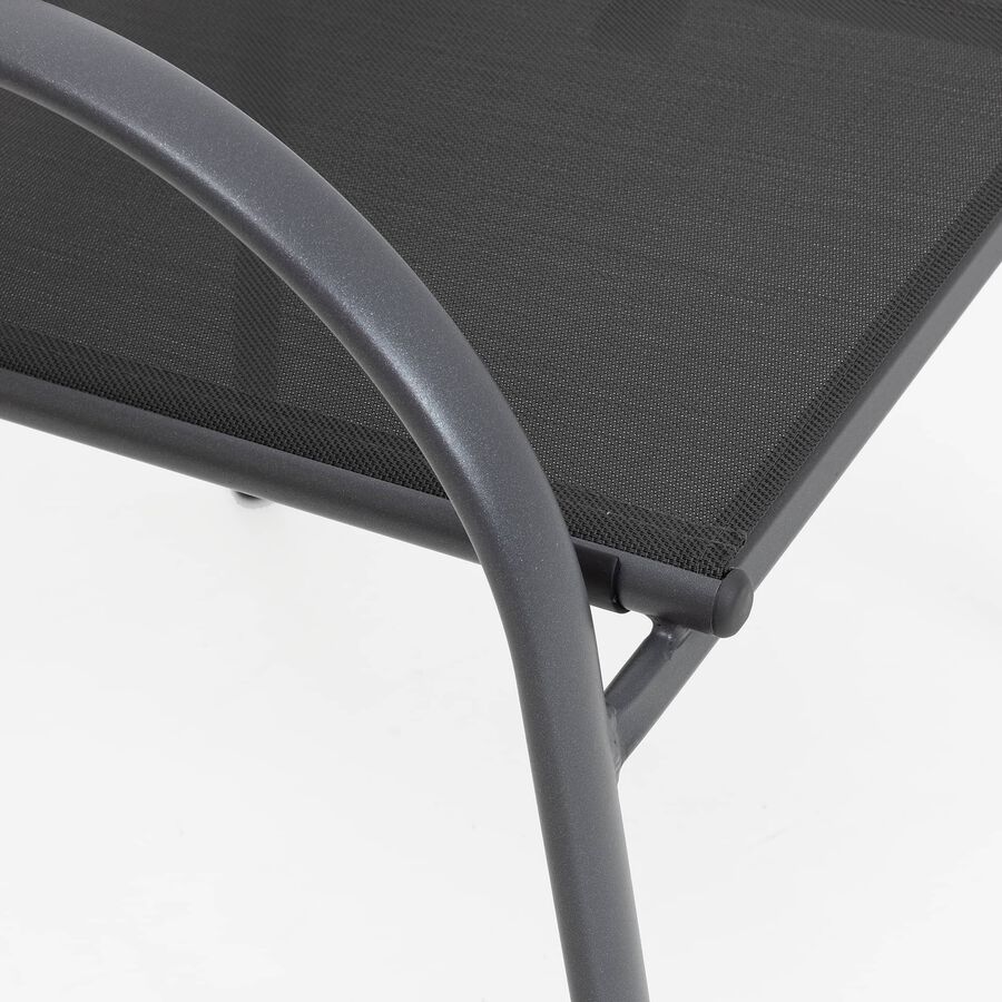Silla de jard&iacute;n apilable con reposabrazos de aluminio y textilene gris 66x56x88cm