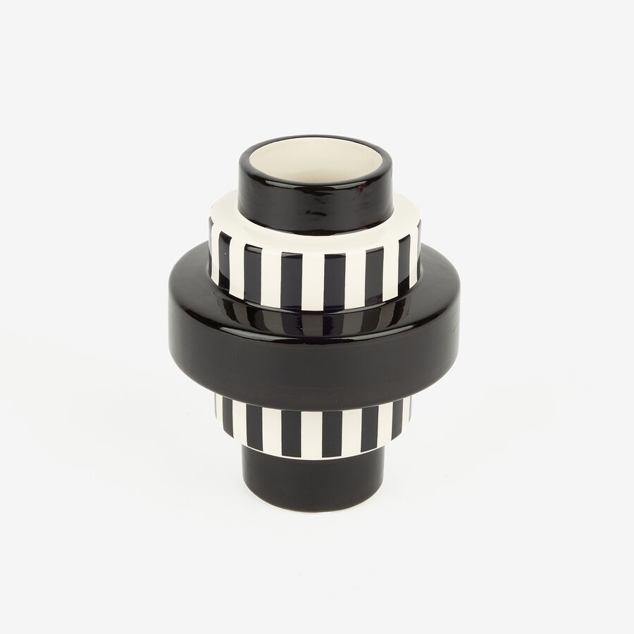 Jarr&oacute;n de cer&aacute;mica rayas negra Odell &Oslash;15x18cm