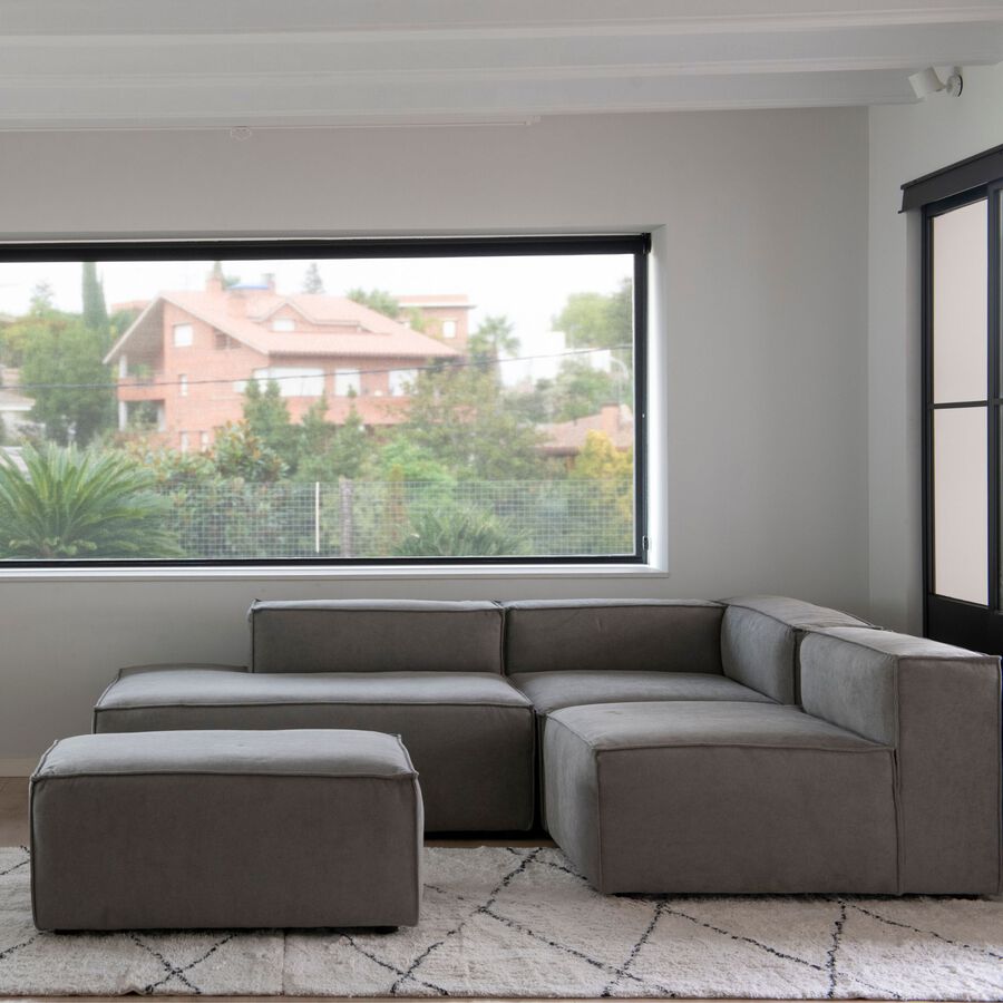 Sofá modular con chaise longue gris Arlo 350x170cm Clau&Chloe