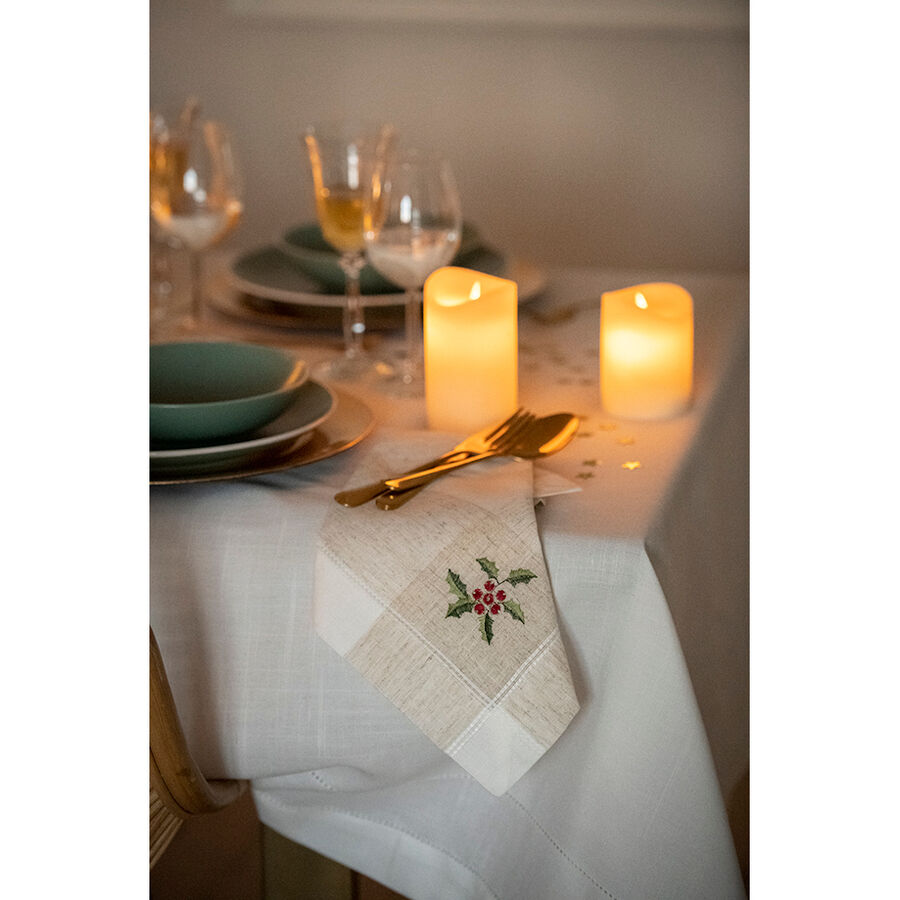 Servilleta blanca bordado Muérdago 45x45cm