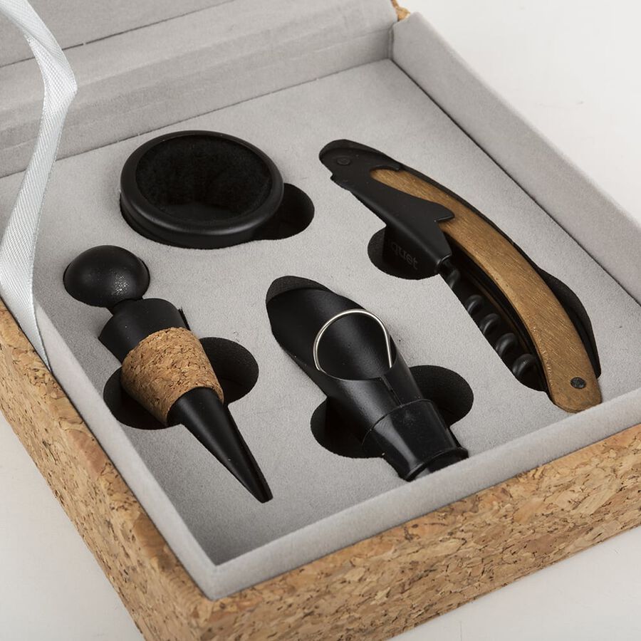 Set de corcho y 4 accesorios de vino