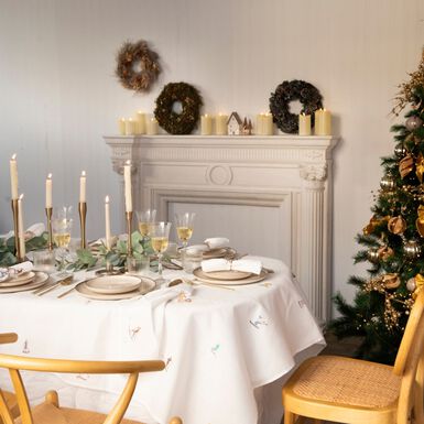 Mantel blanco bordado Esquiadores disponible en varios modelos