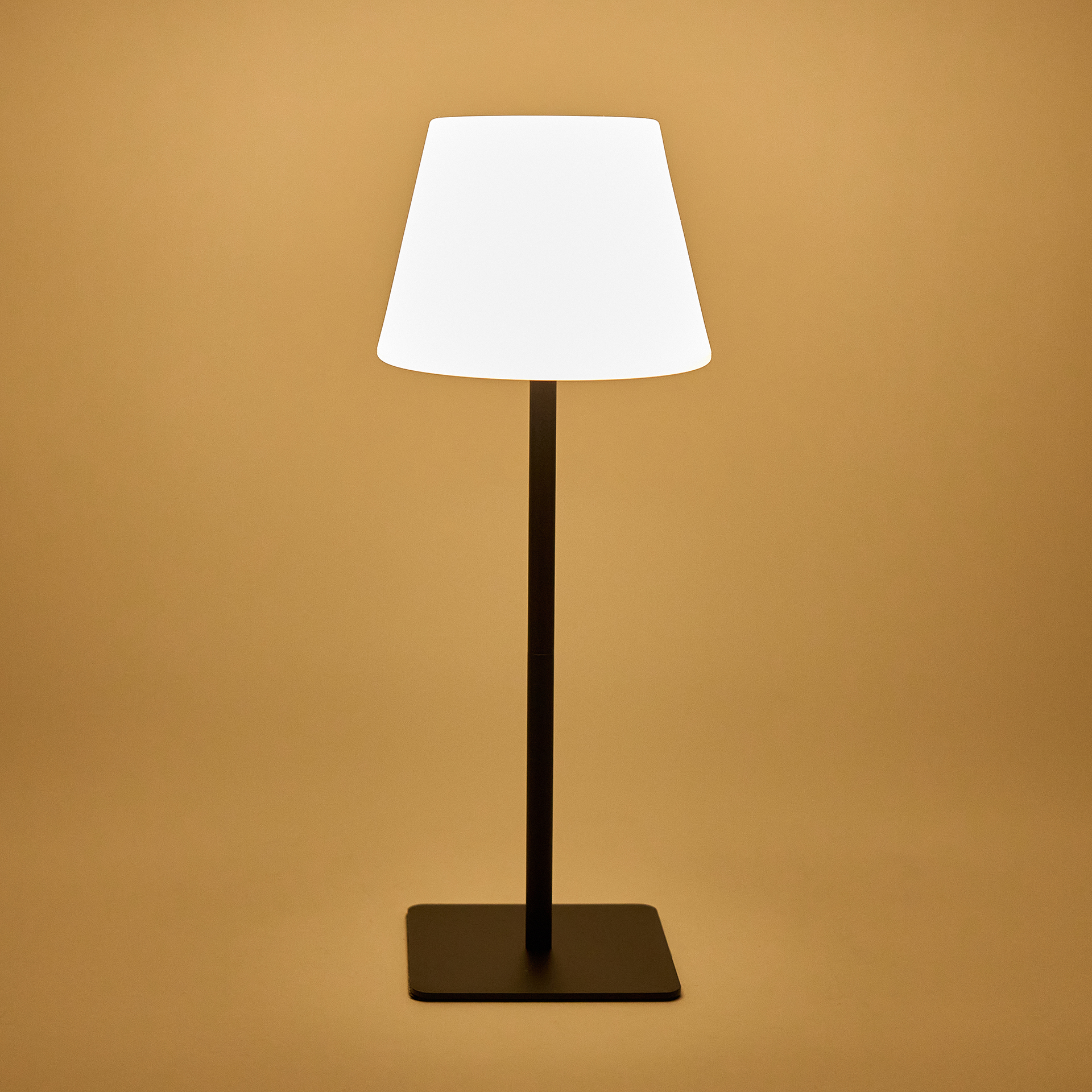 Lámpara de mesa para exterior LED con USB Ø15x38cm