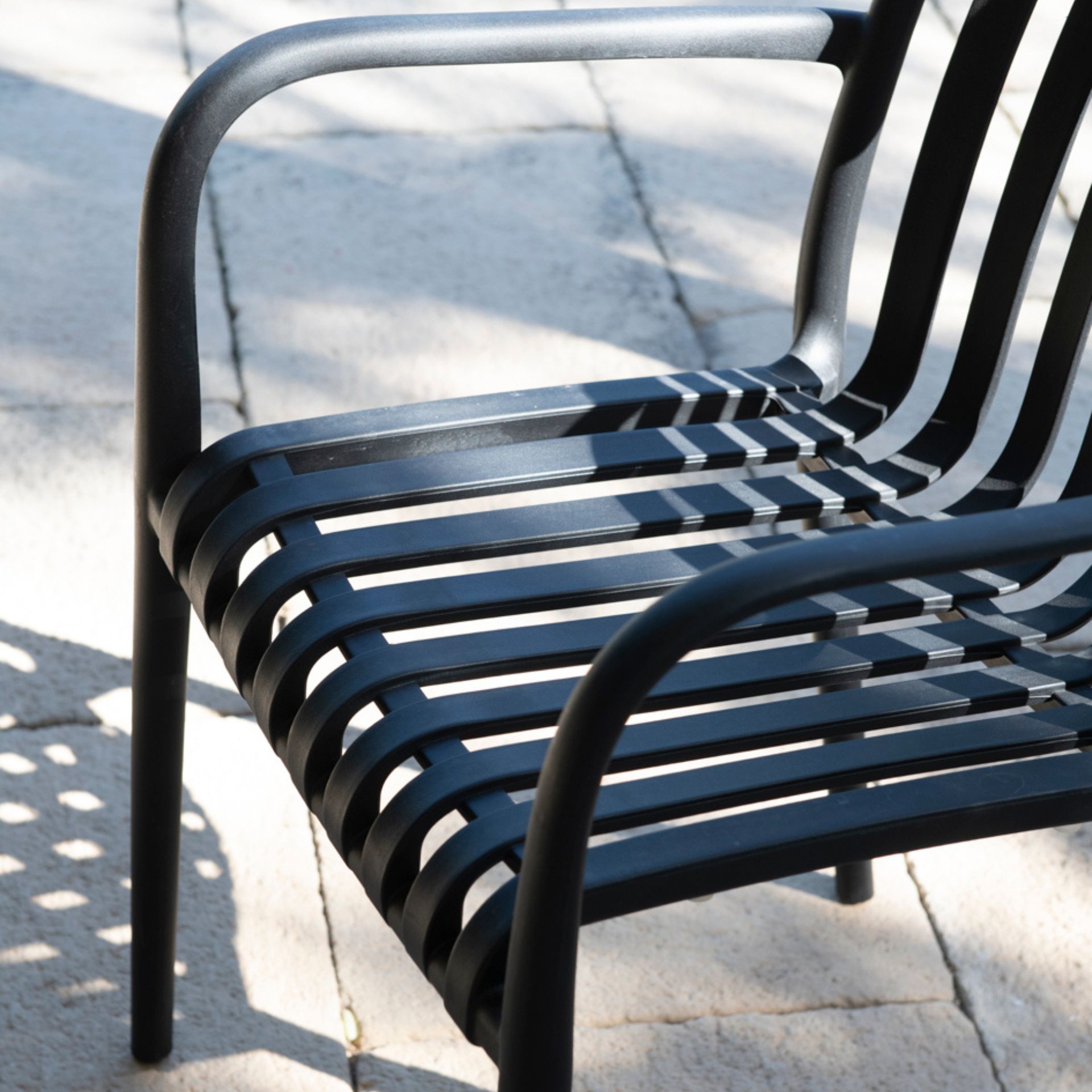 Silla de jard&iacute;n negra Happel 55x81x57cm