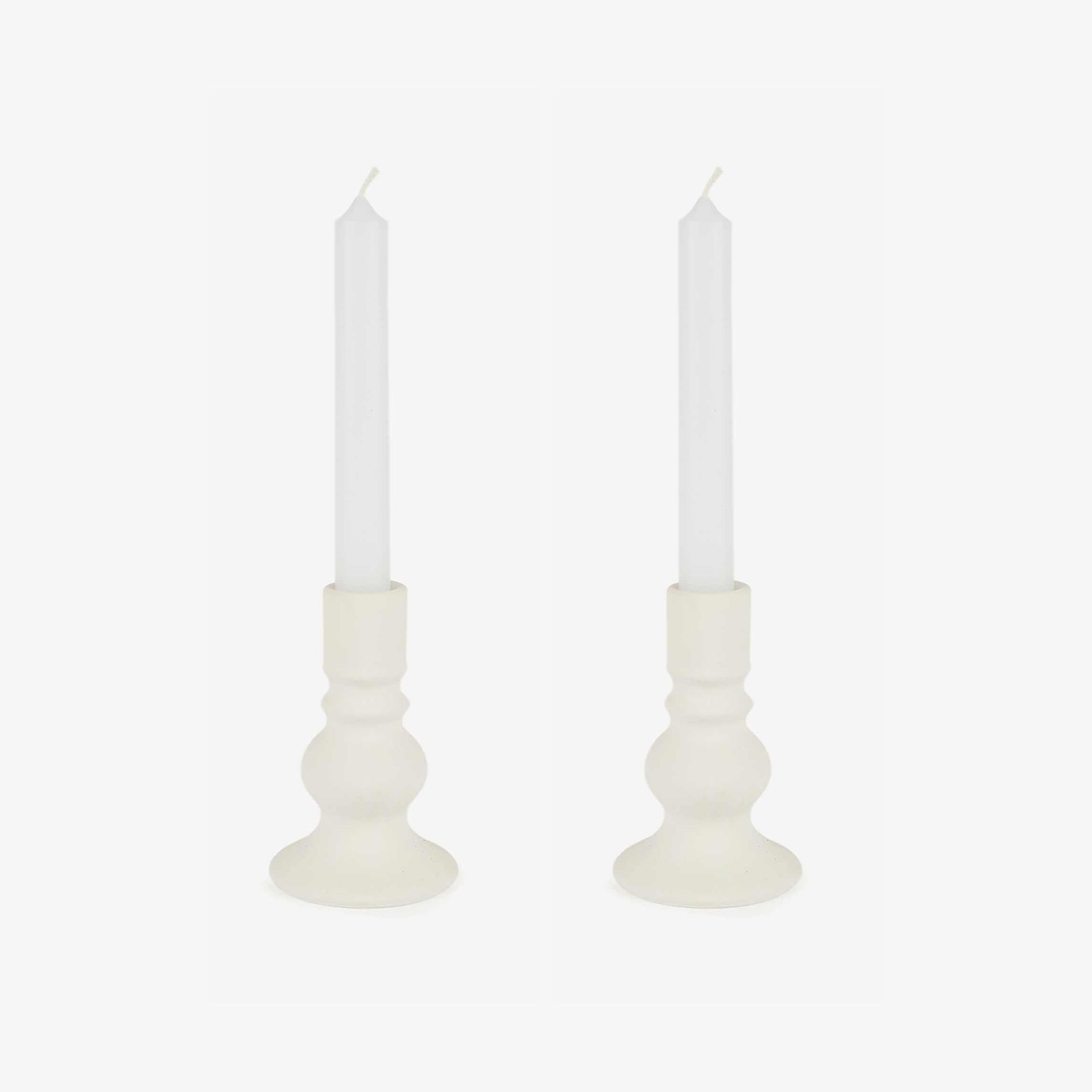Set de 2 portavelas con velas blancas