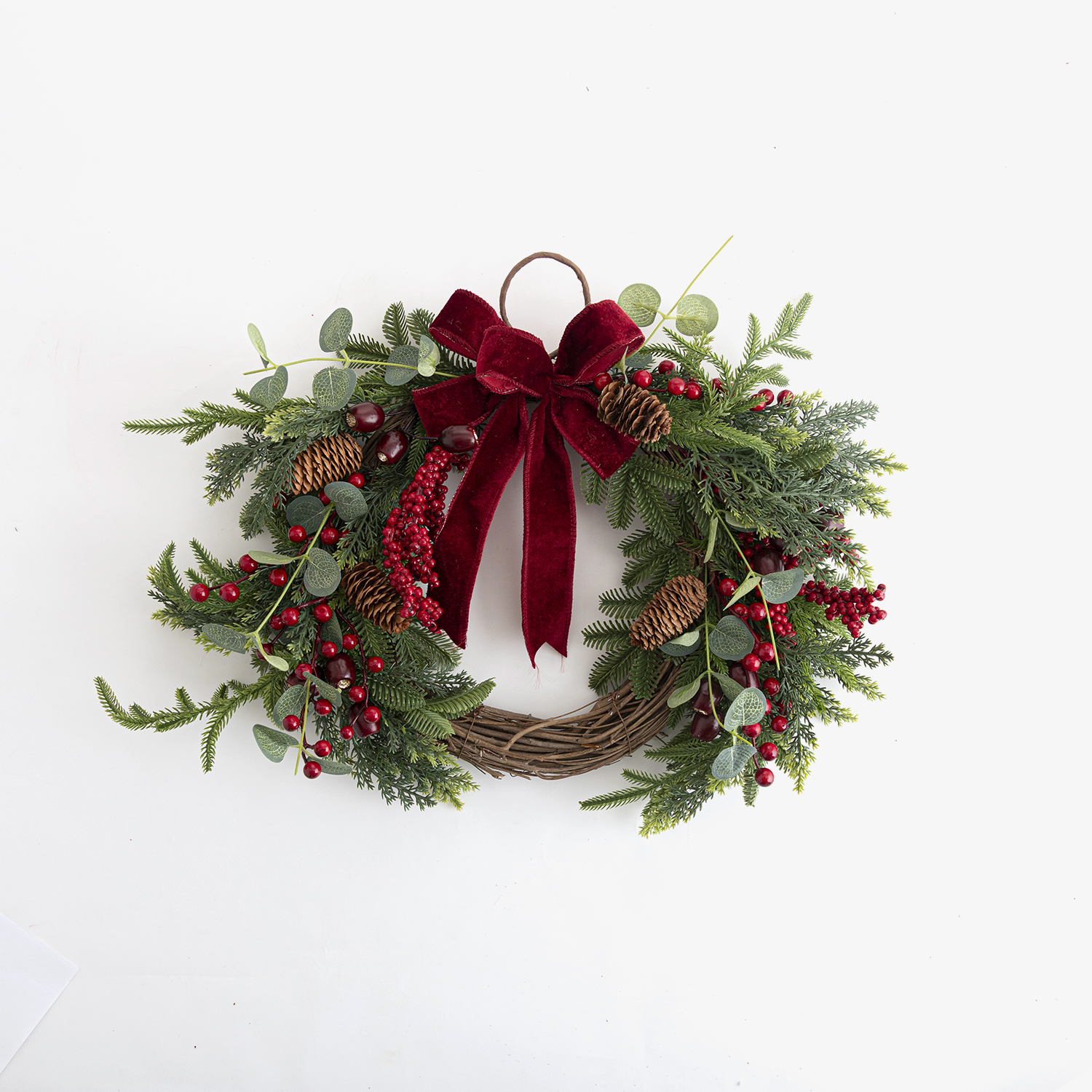 Corona de Navidad verde con lazo rojo 55cm