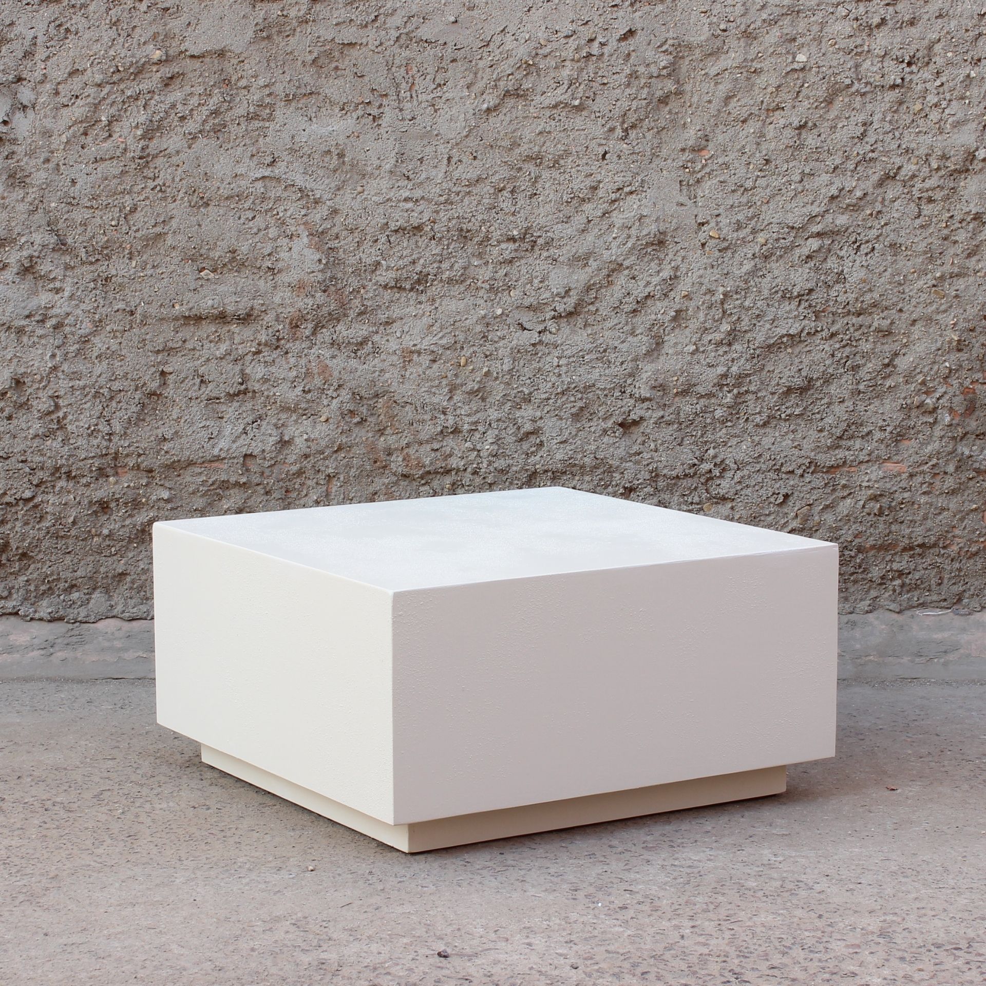 Mesa de centro de microcemento Kurli 80x80x40 Clau&Chloe