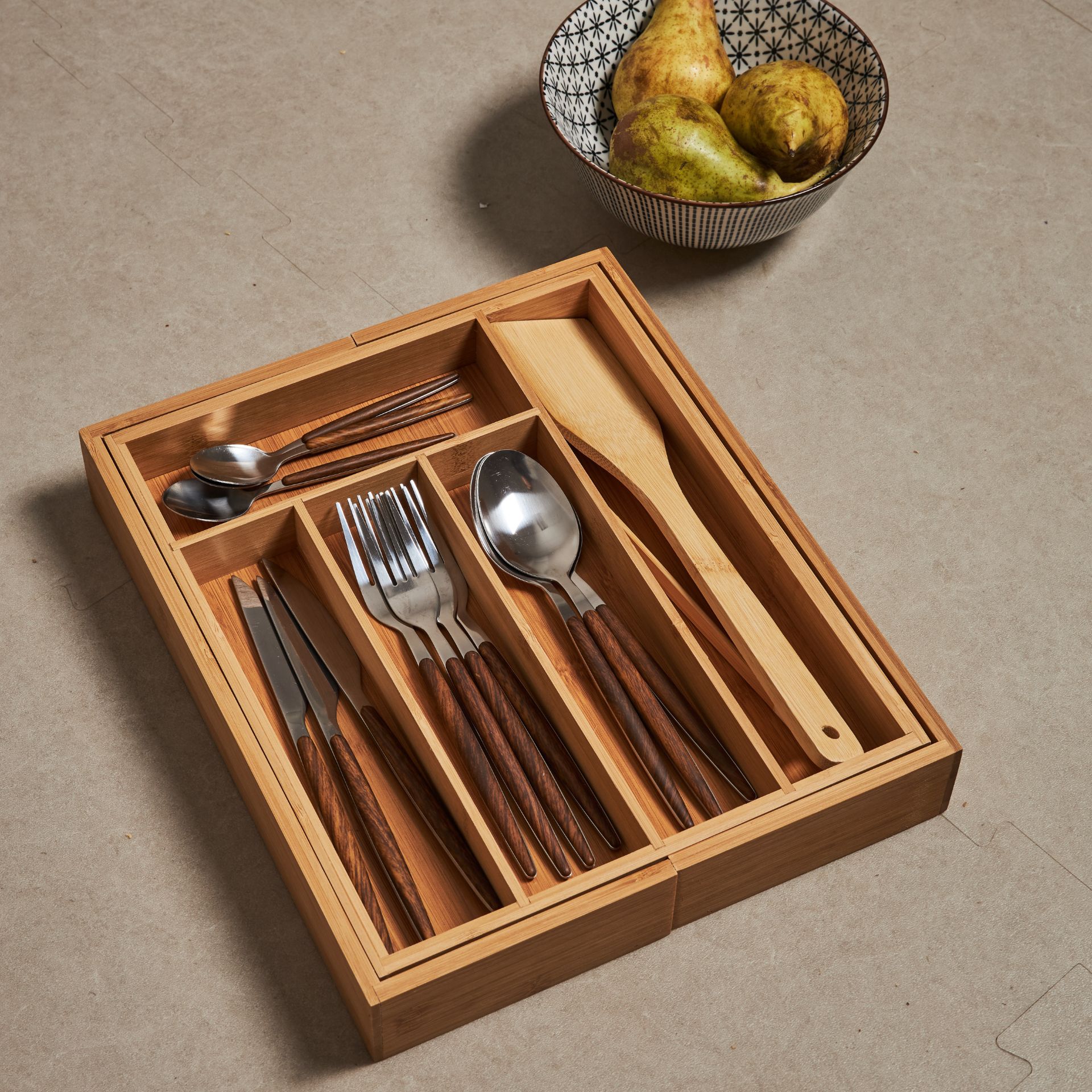 Cubertero extensible de bamb&uacute; 34x5x29cm