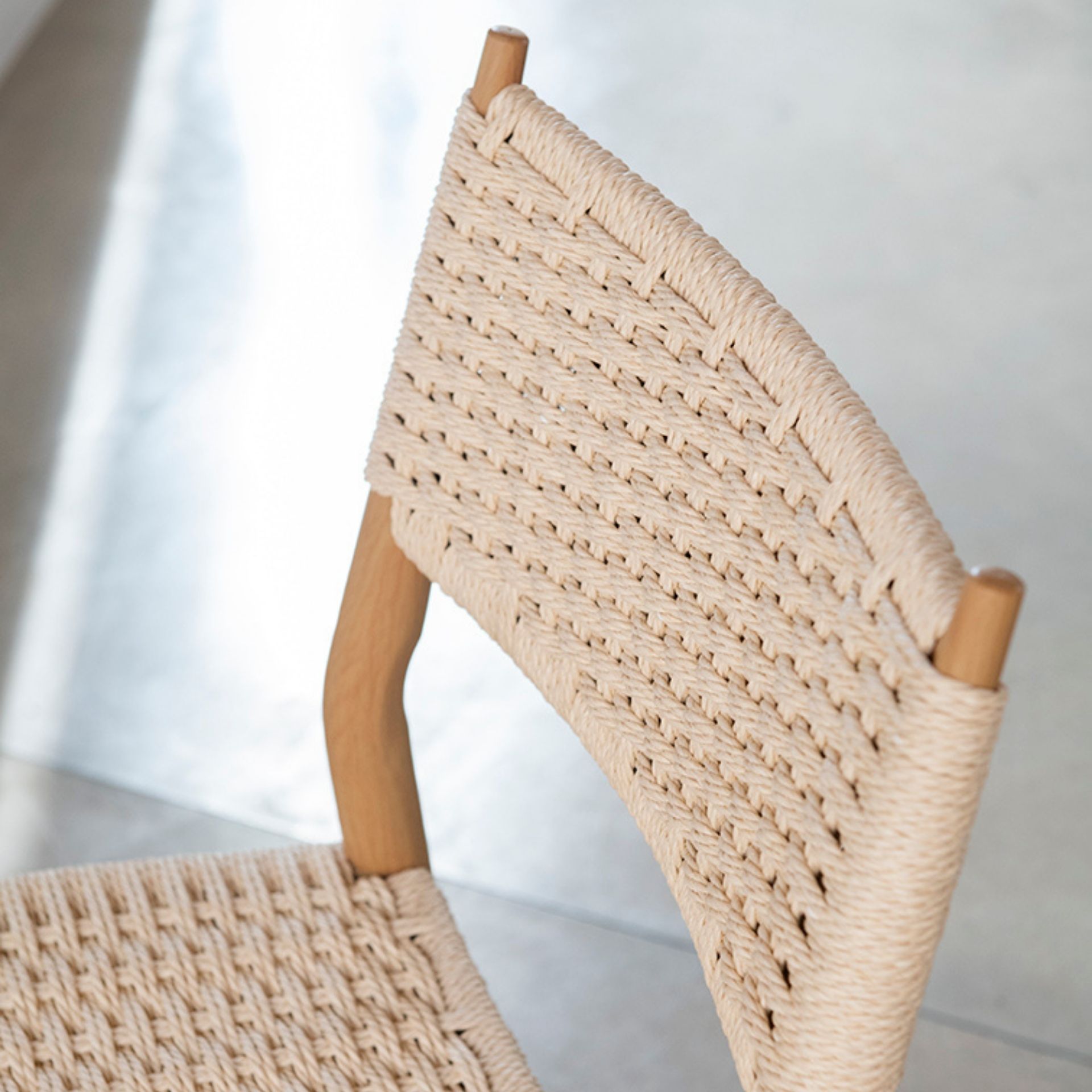 Silla de comedor efecto madera beige Vilma 56x50x82cm Clau&Chloe