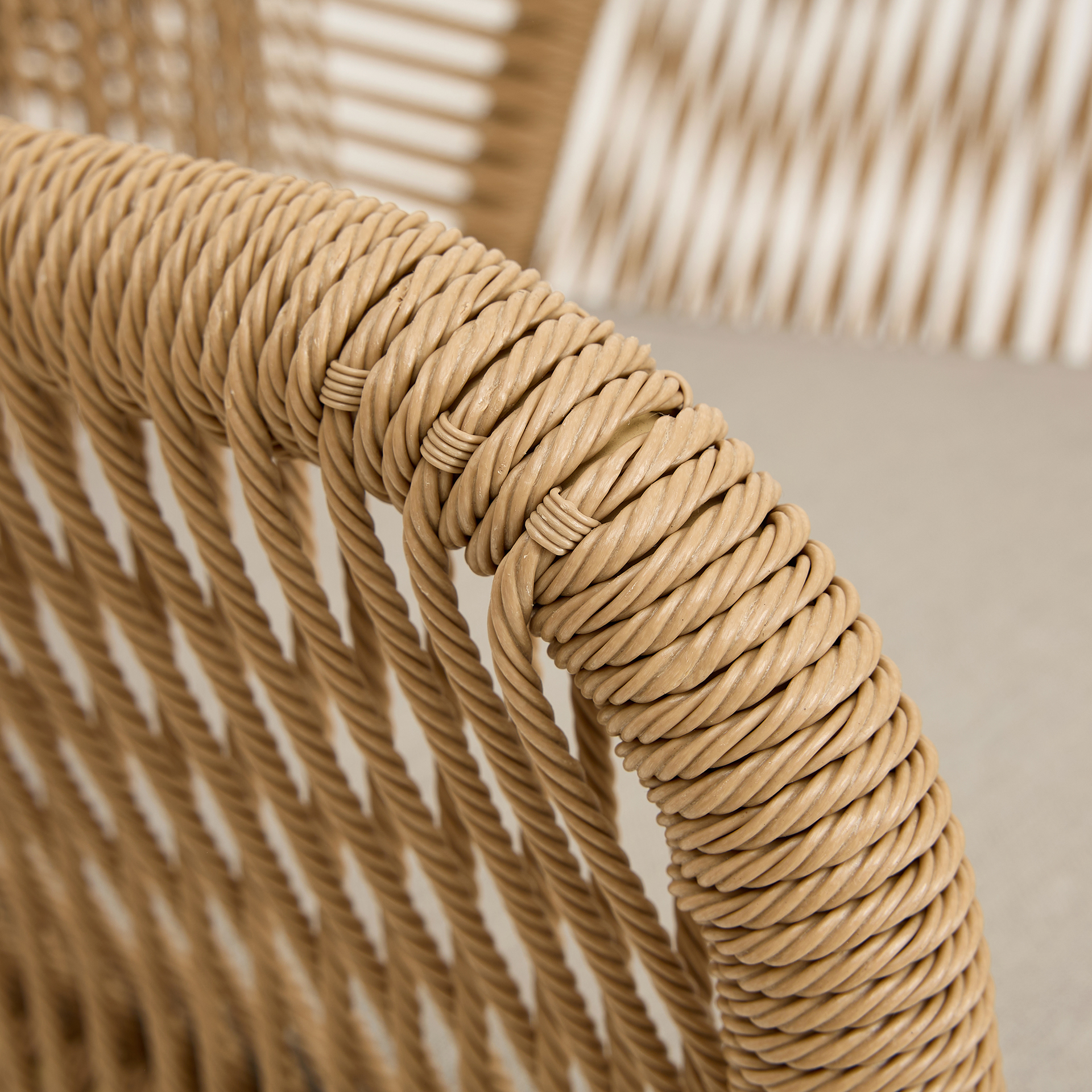 Silla de jard&iacute;n de aluminio y rat&aacute;n sint&eacute;tico Cassis 57x65x83cm