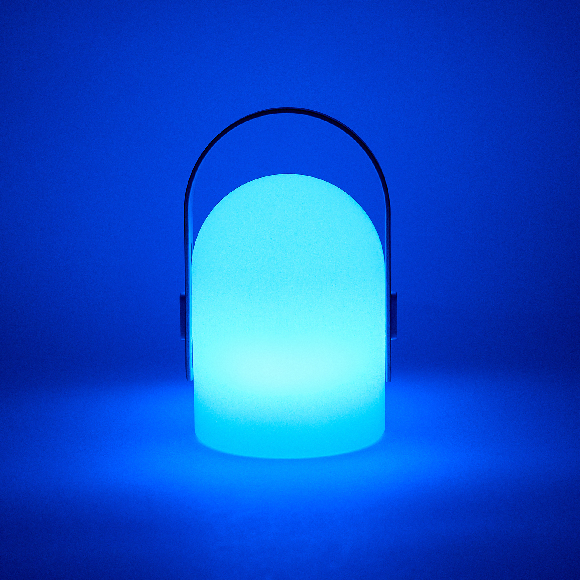 Lámpara de mesa para exterior LED con asa y USB Ø13x25cm