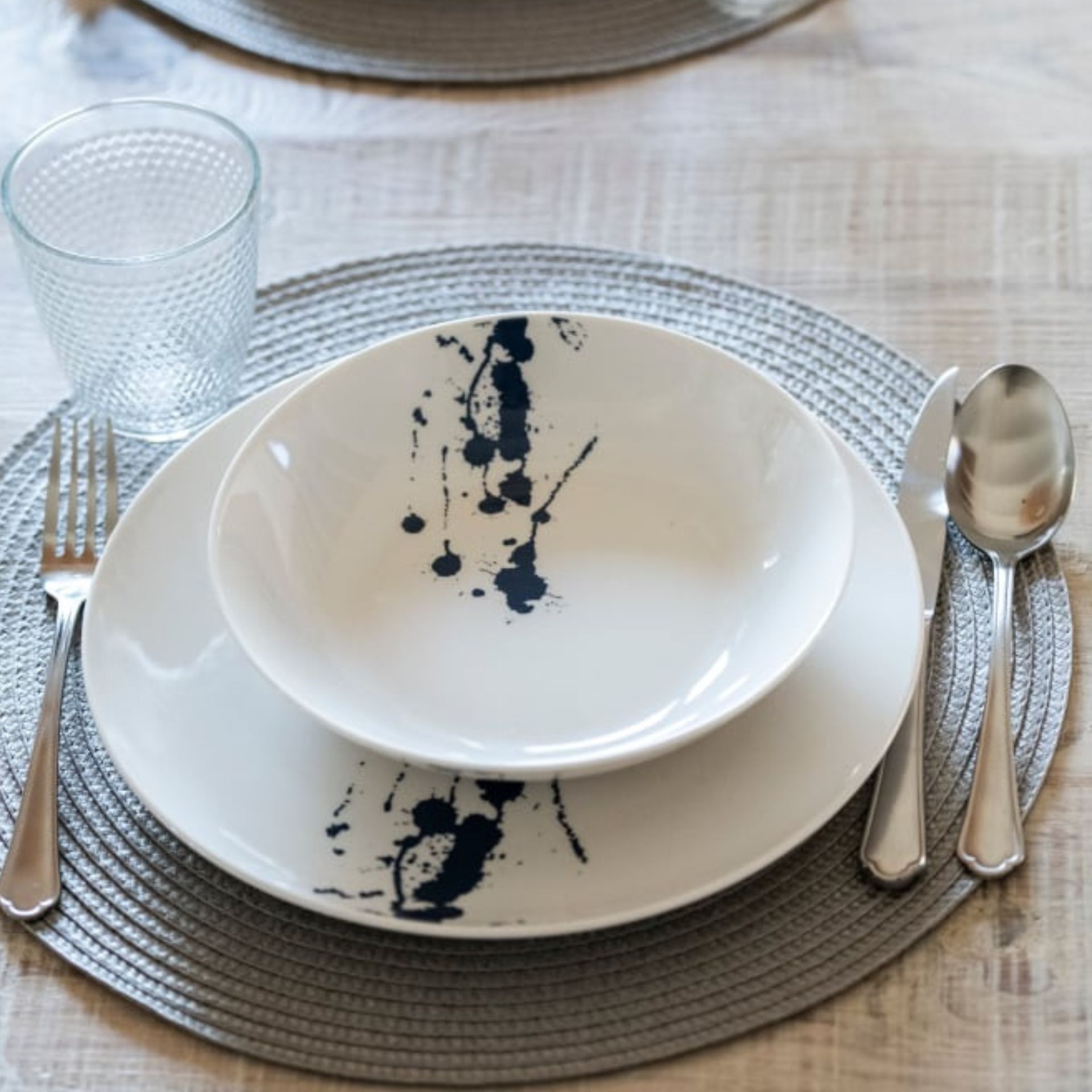 Vajilla de 18 piezas de porcelana Pollock