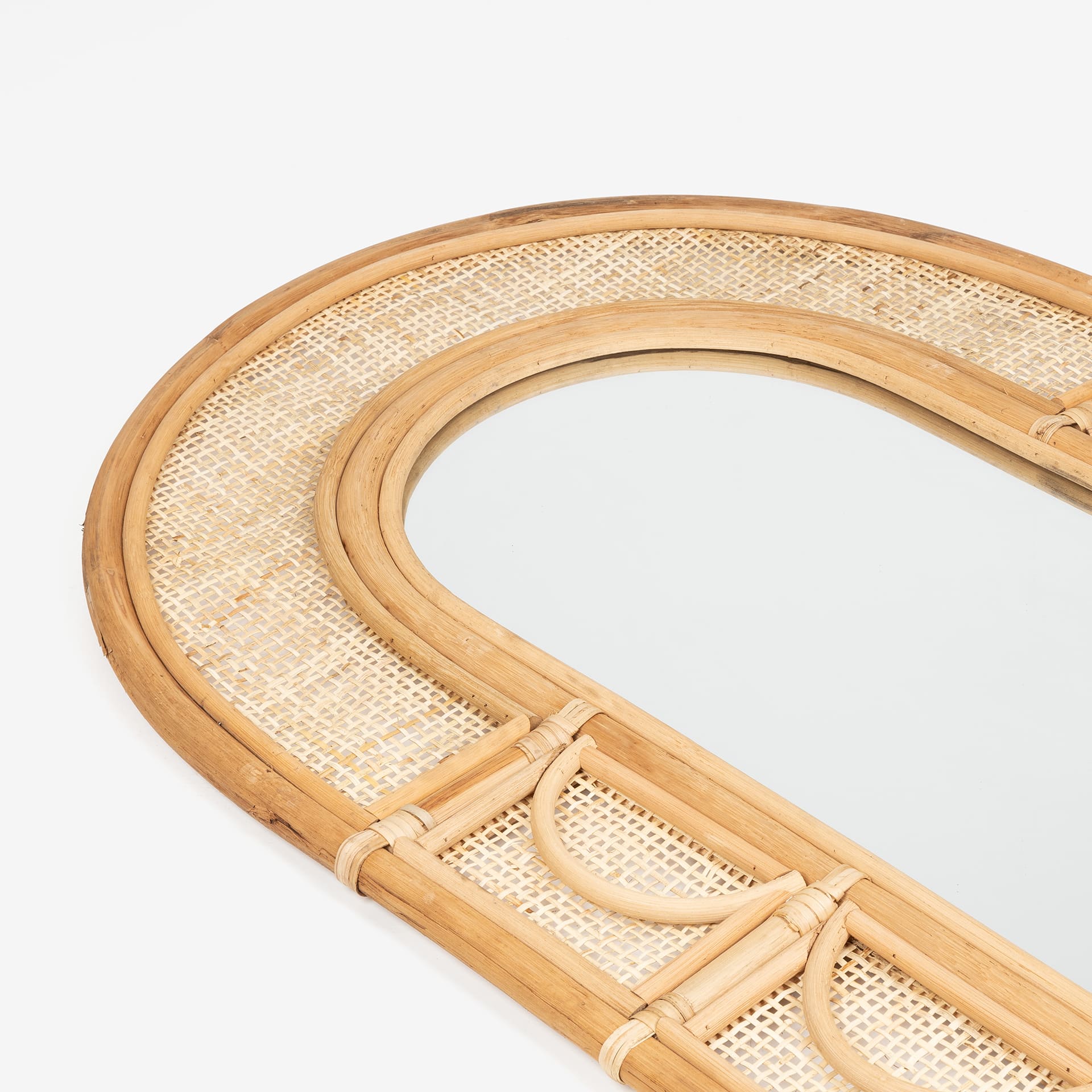 Espejo de pared de rat&aacute;n Ryan 61x105cm