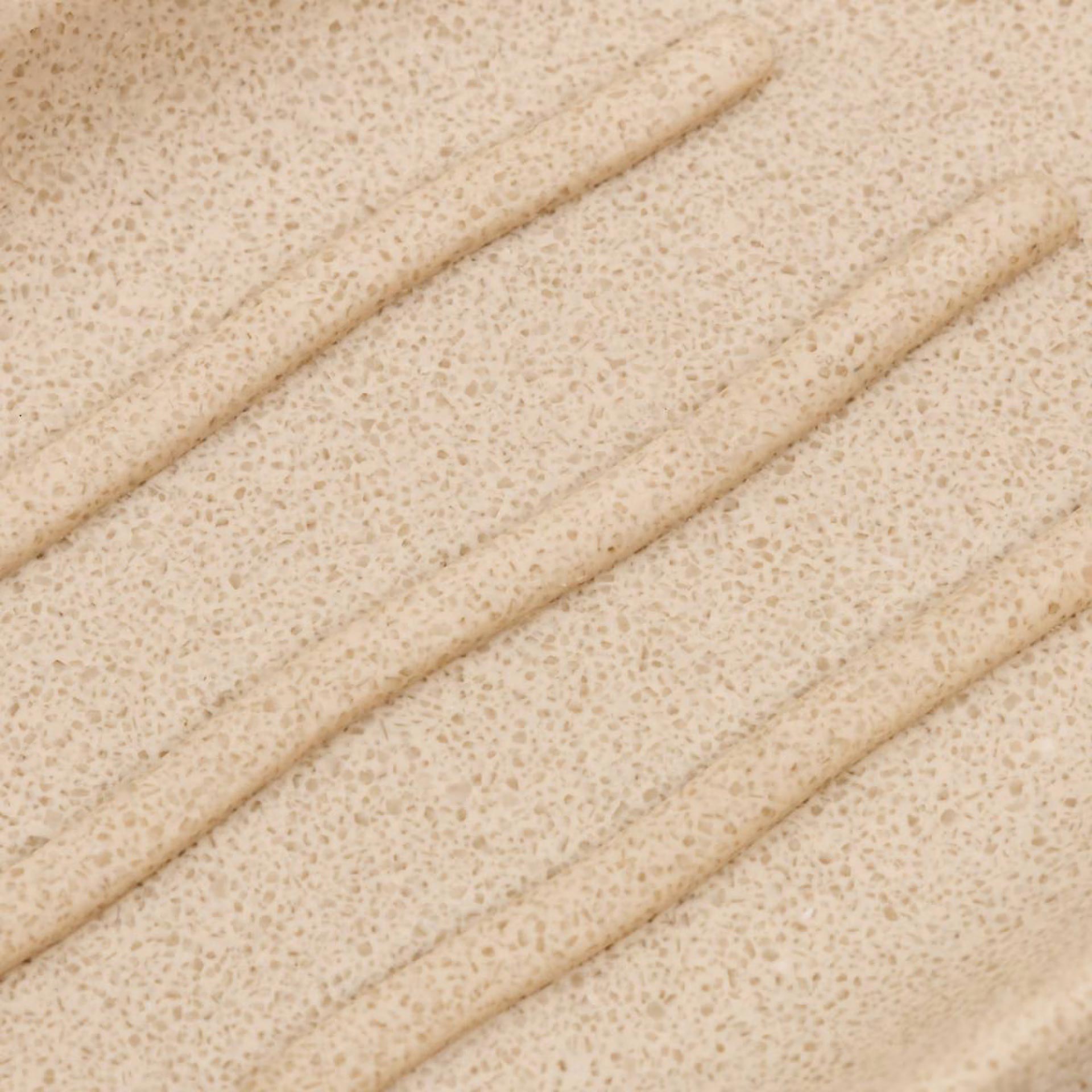 Jabonera Elia de resina beige 13,1x9,2cm
