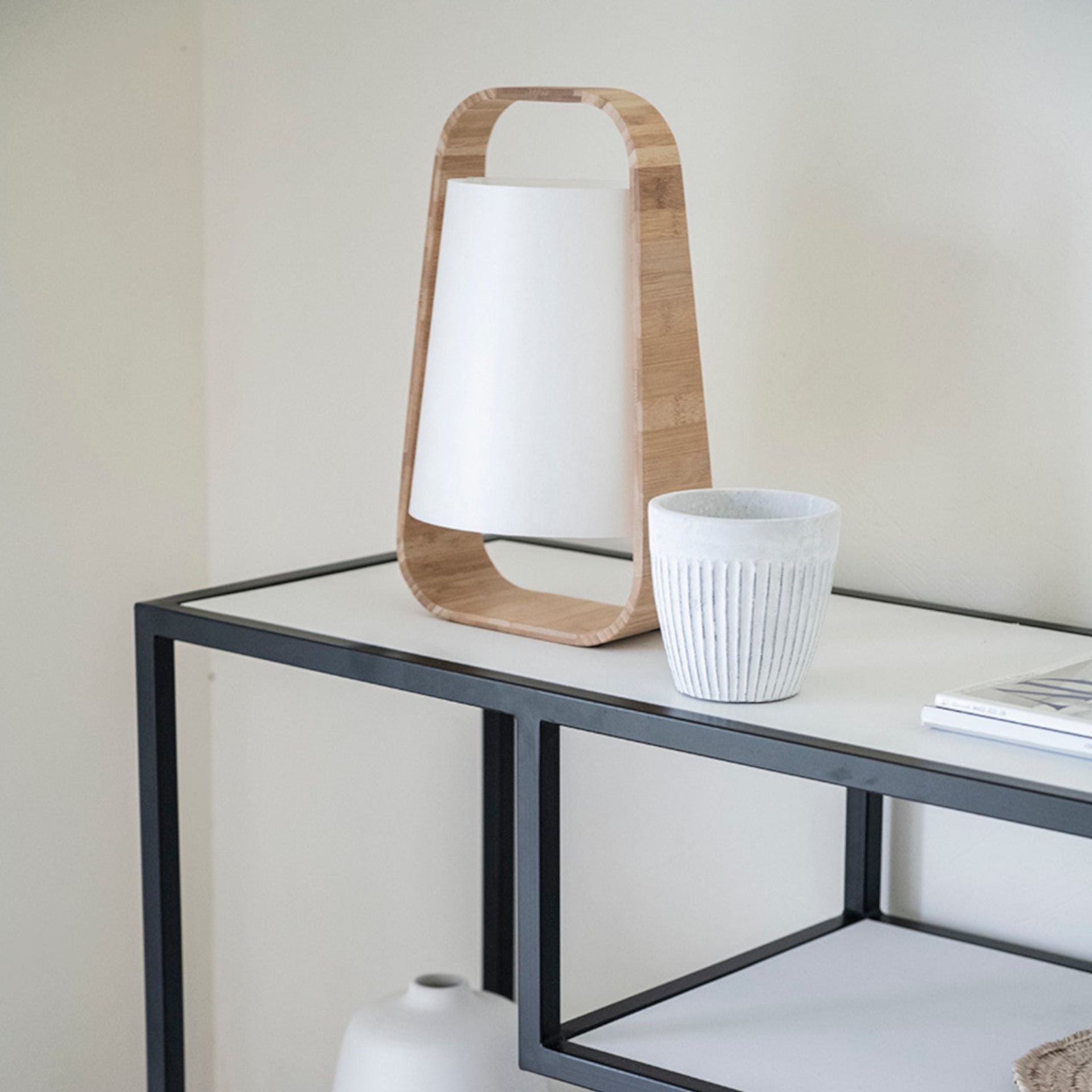 L&aacute;mpara de mesa de bamb&uacute; Dune 21x20x35cm