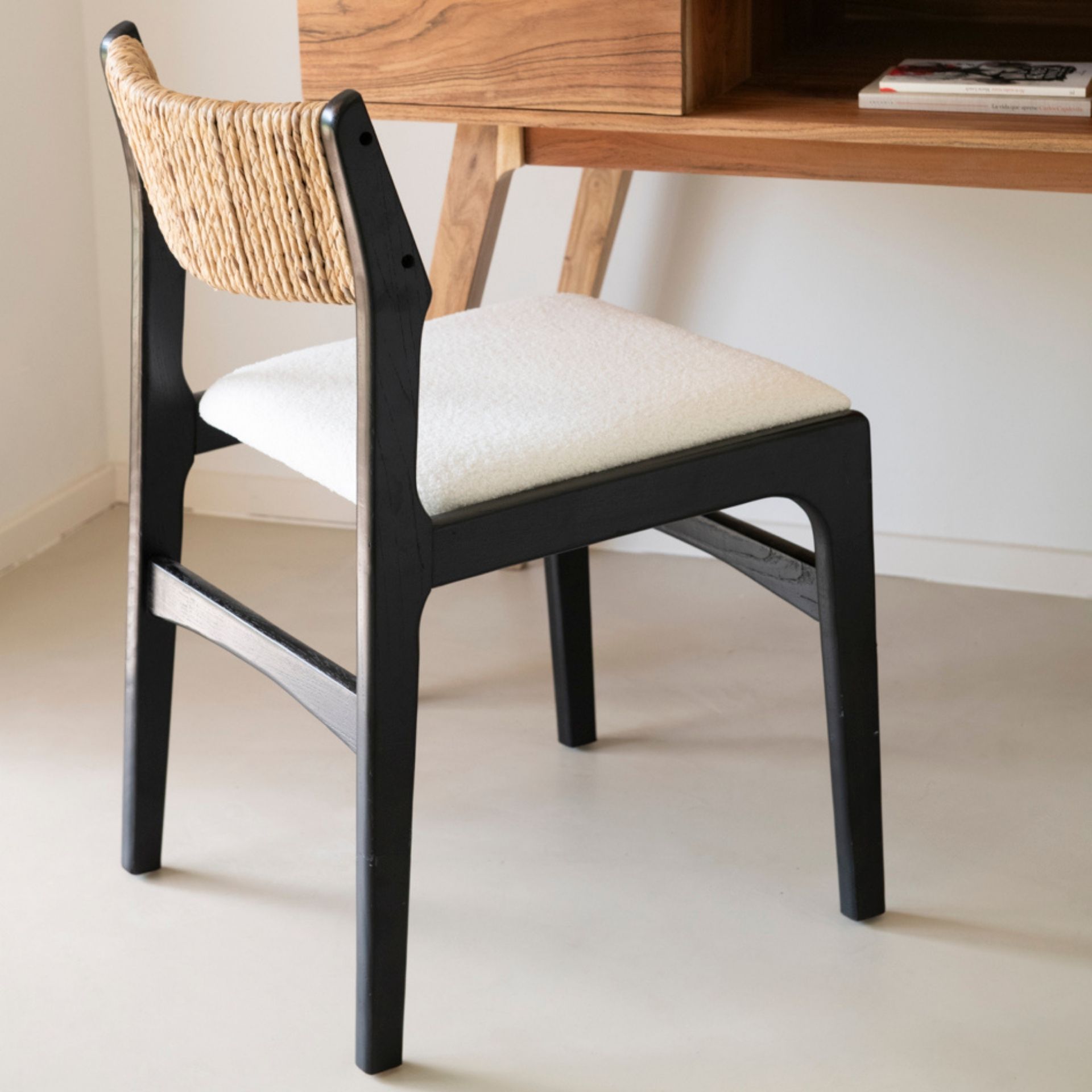 Silla de comedor de madera de olmo negra Jana 48x44x79cm Clau&Chloe