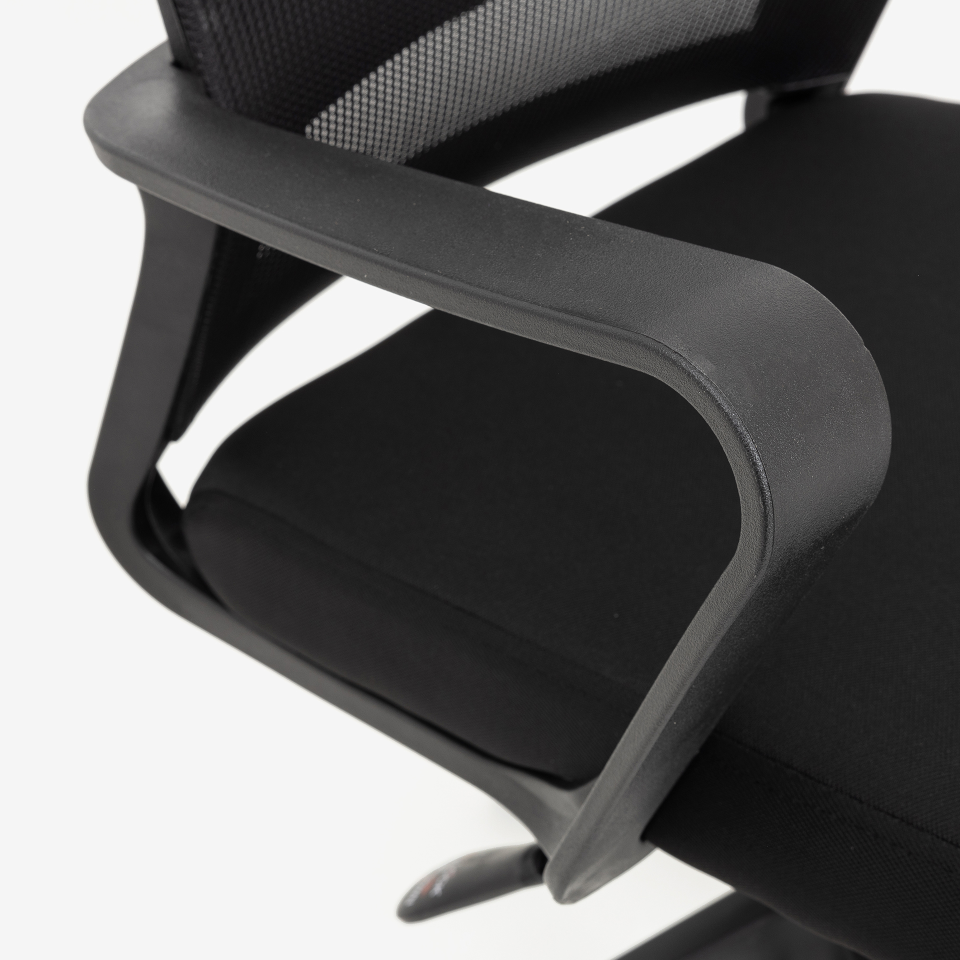 Silla de oficina negra ajustable 92/100cm