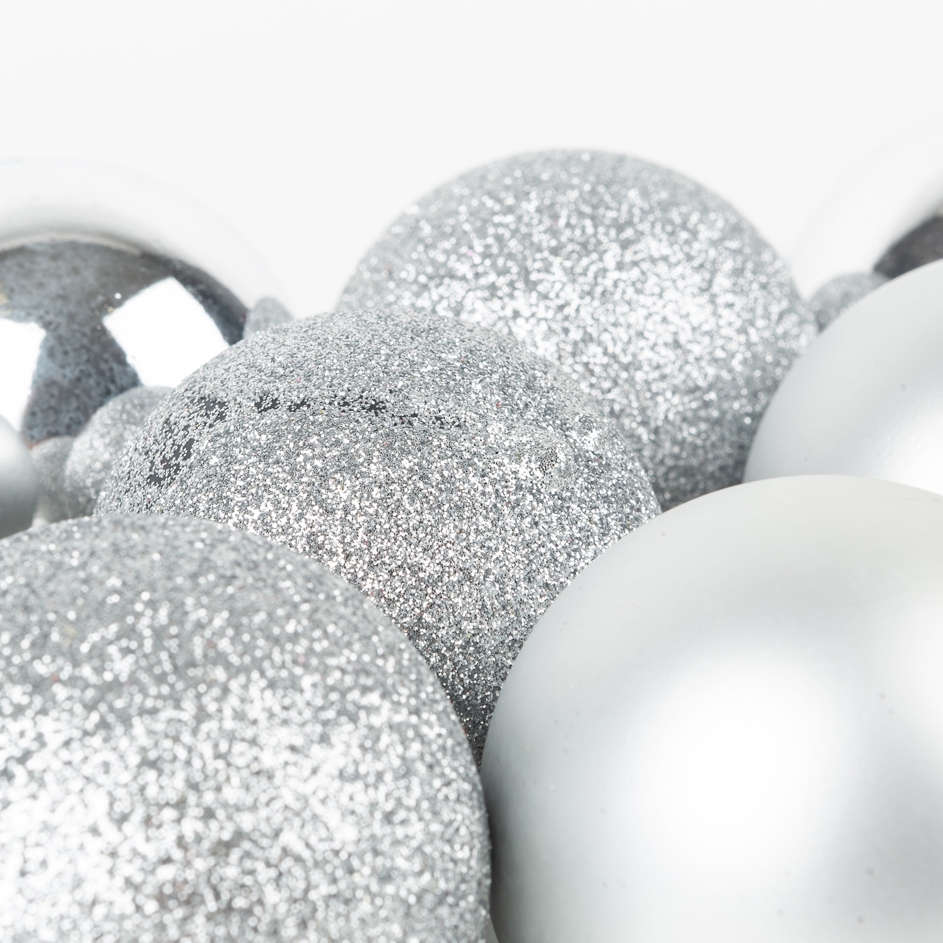 Set de 9 bolas decorativas plateadas variadas 6cm