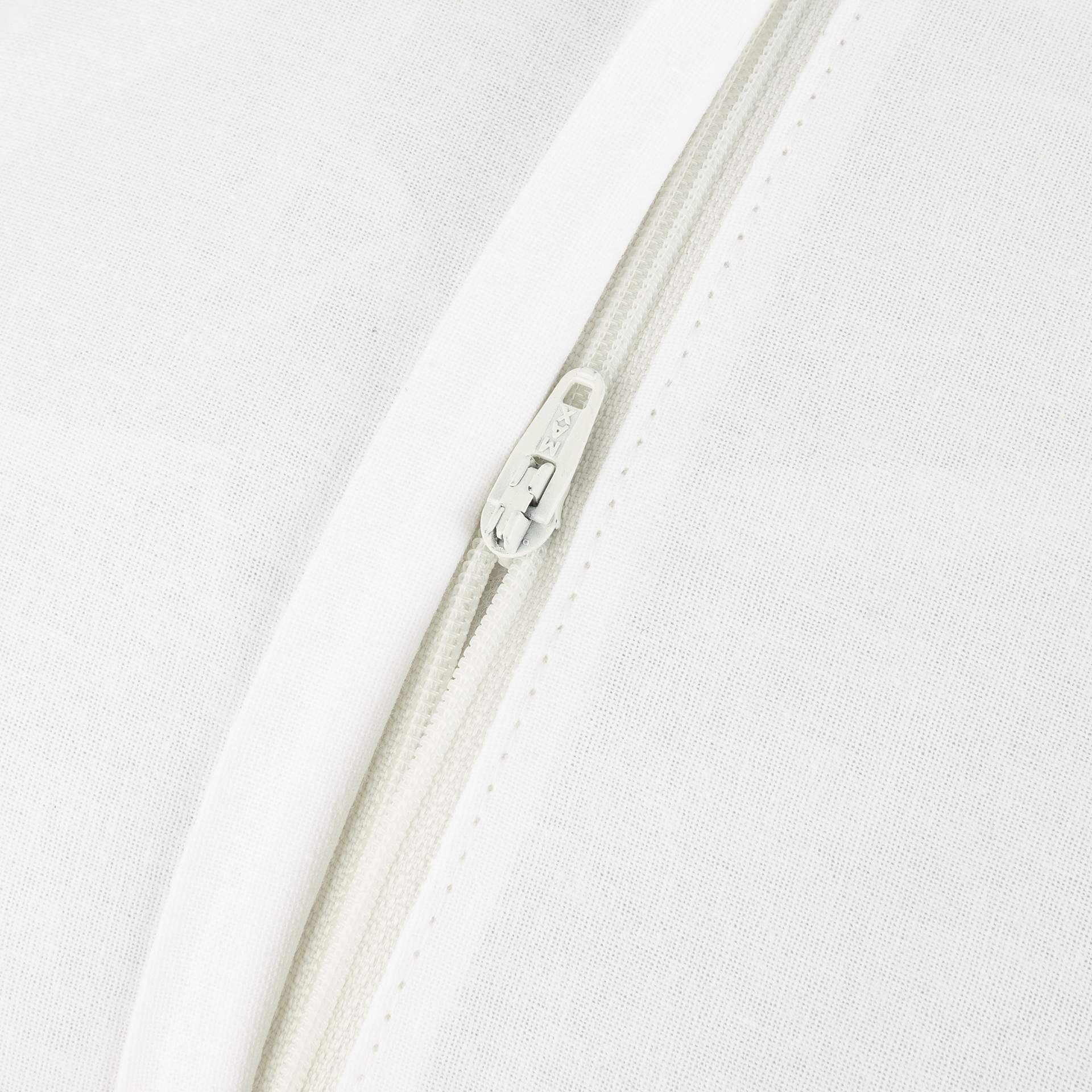 Coj&iacute;n de algod&oacute;n blanco Elijah 40x40cm