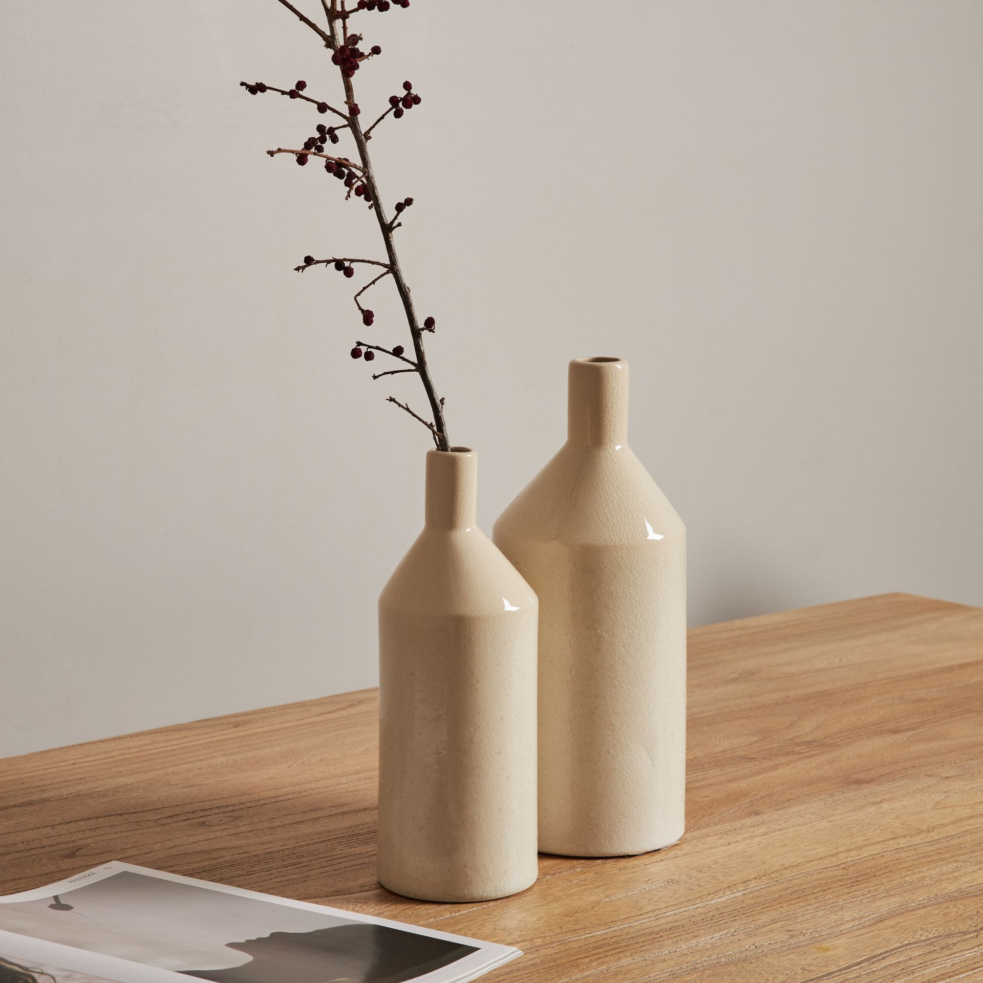 Jarr&oacute;n blanco de cer&aacute;mica Bottle 26cm
