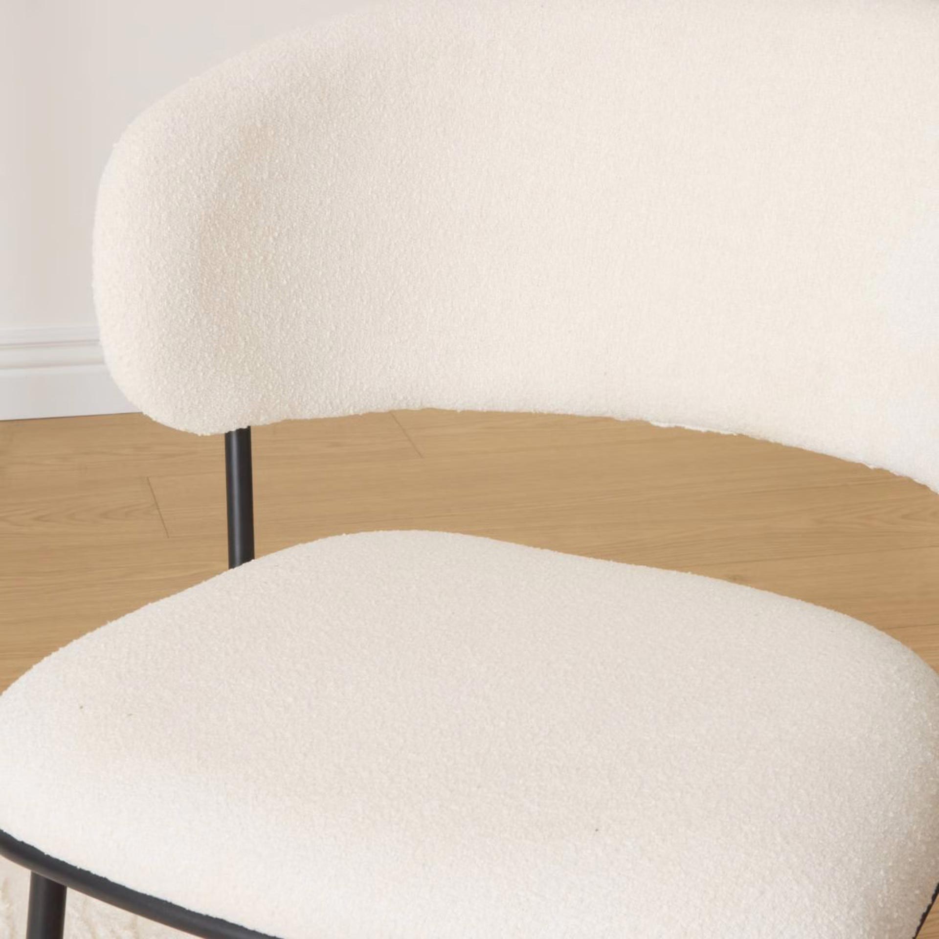 Sill&oacute;n de comedor marfil de chenilla Borel 