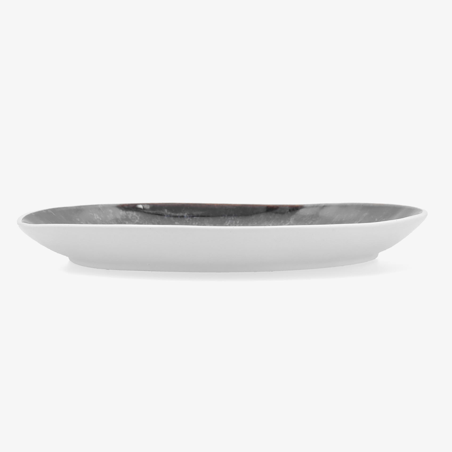 Plato llano marr&oacute;n de porcelana Nero &Oslash;26,5cm