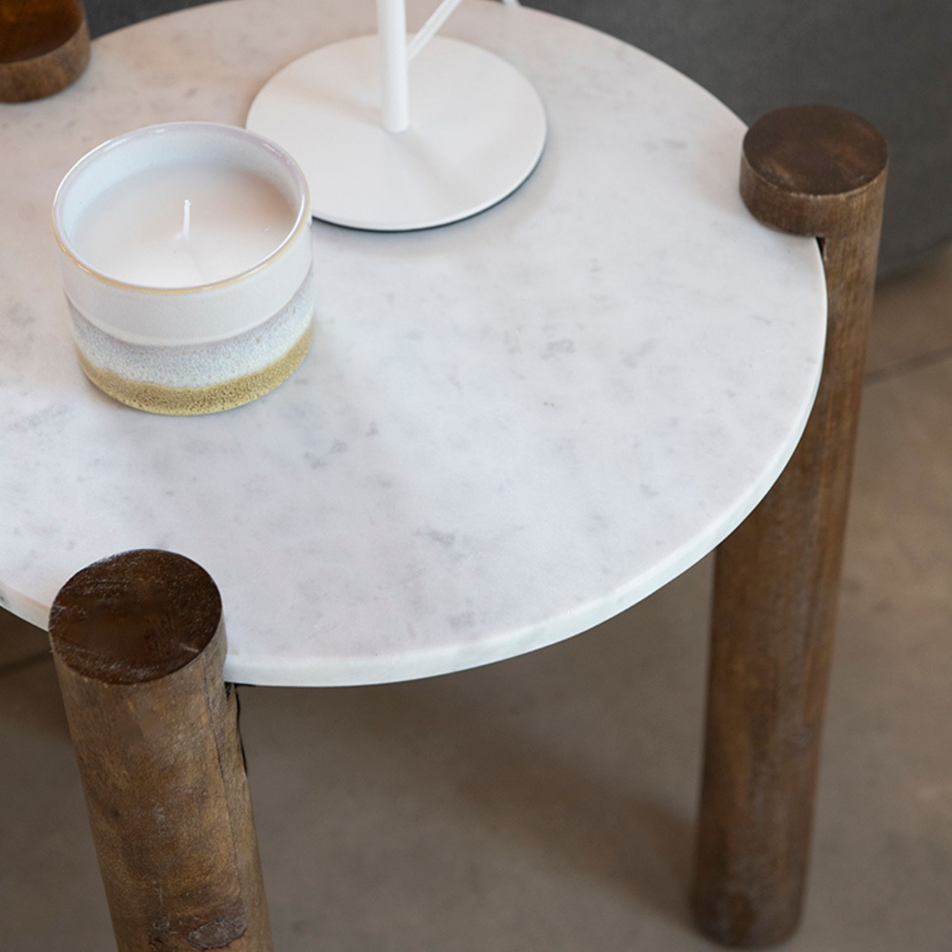 Mesa auxiliar de mármol y madera Houston Ø40x50cm Clau&Chloe