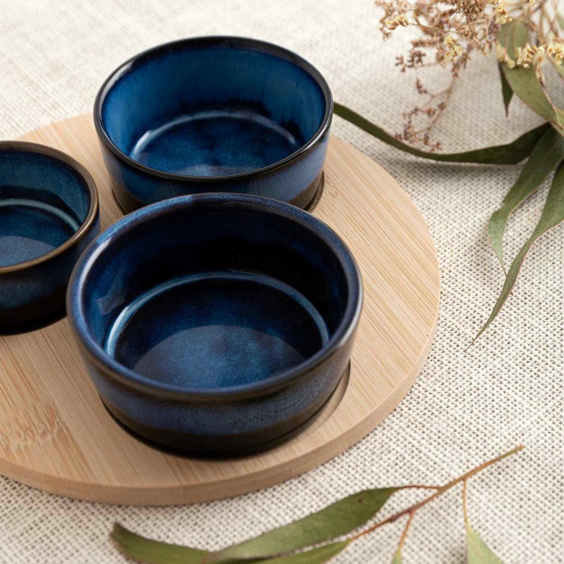 Tabla madera con 3 boles aperitivo azul Bari