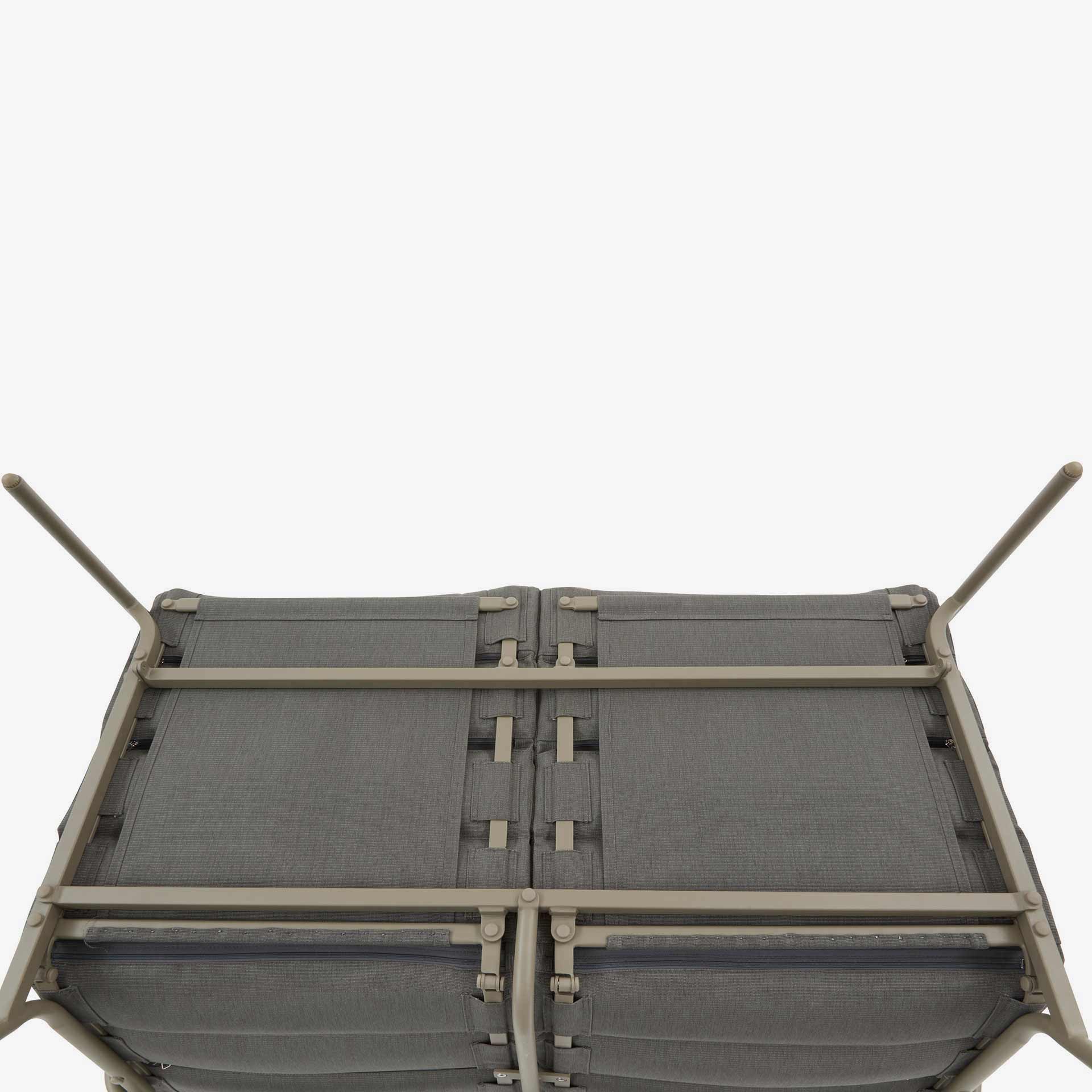 Conjunto de jard&iacute;n para 4 personas de acero cafe Solani