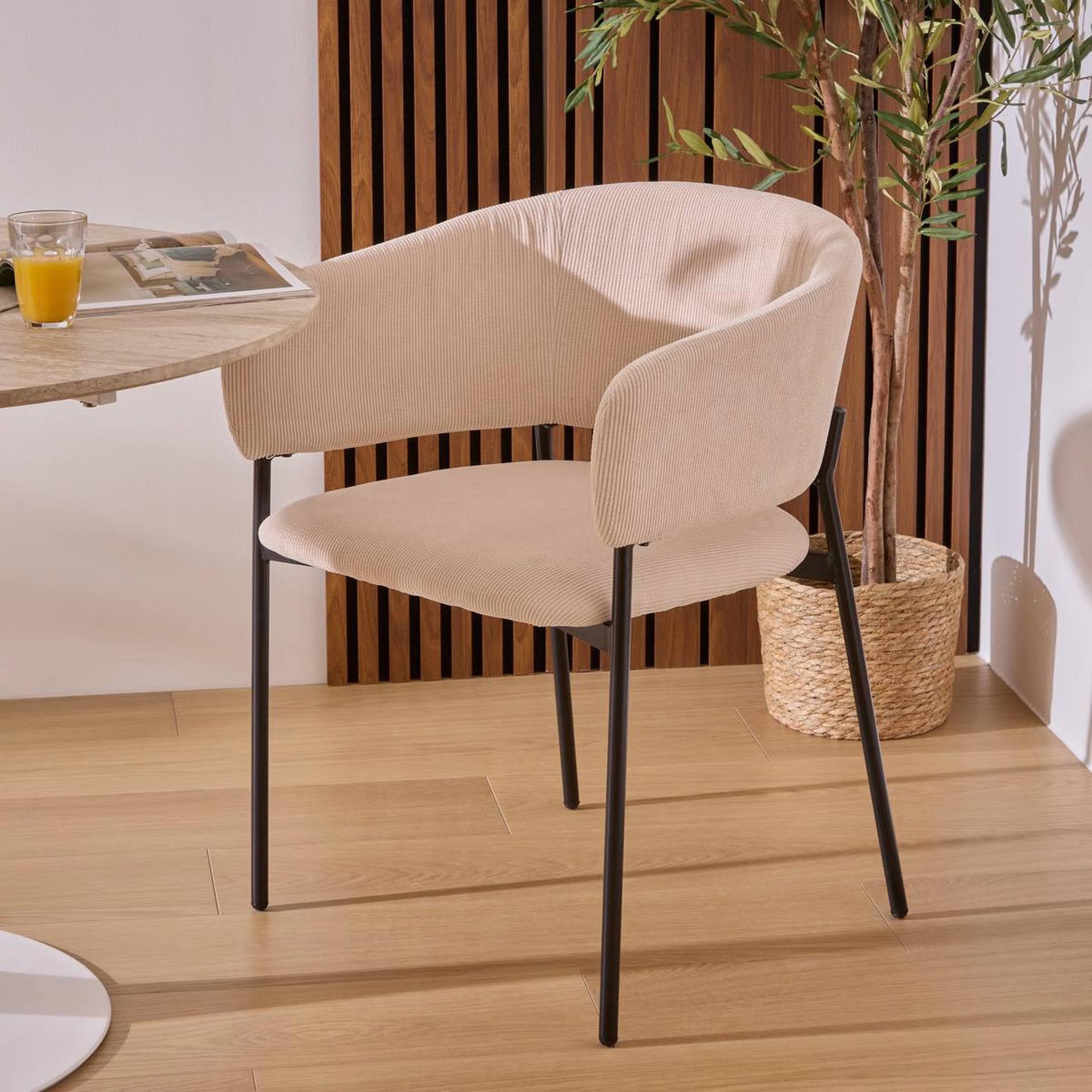 Silla de comedor beige de terciopelo Solea