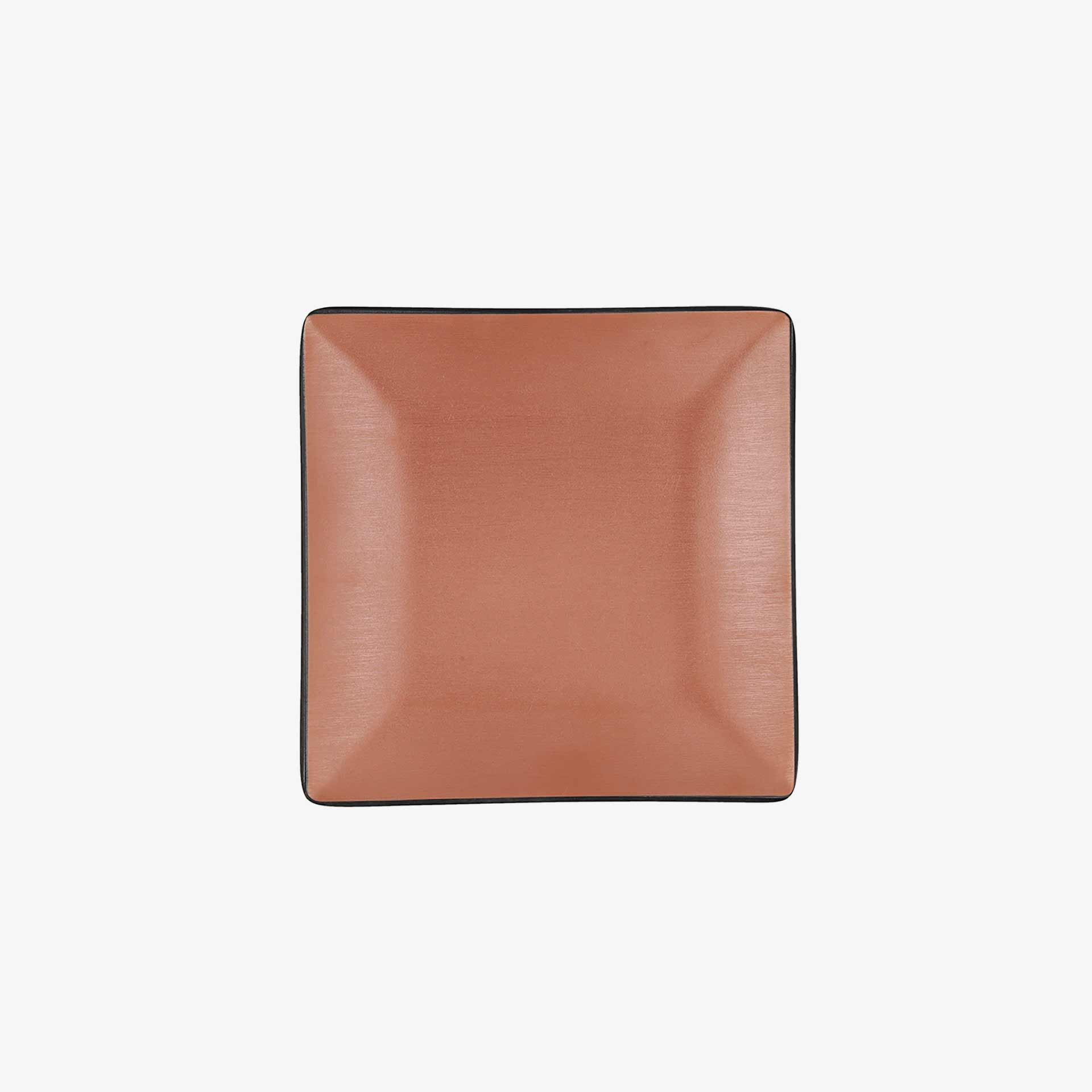 Plato cuadrado de melamina marr&oacute;n y negro Gio 18cm