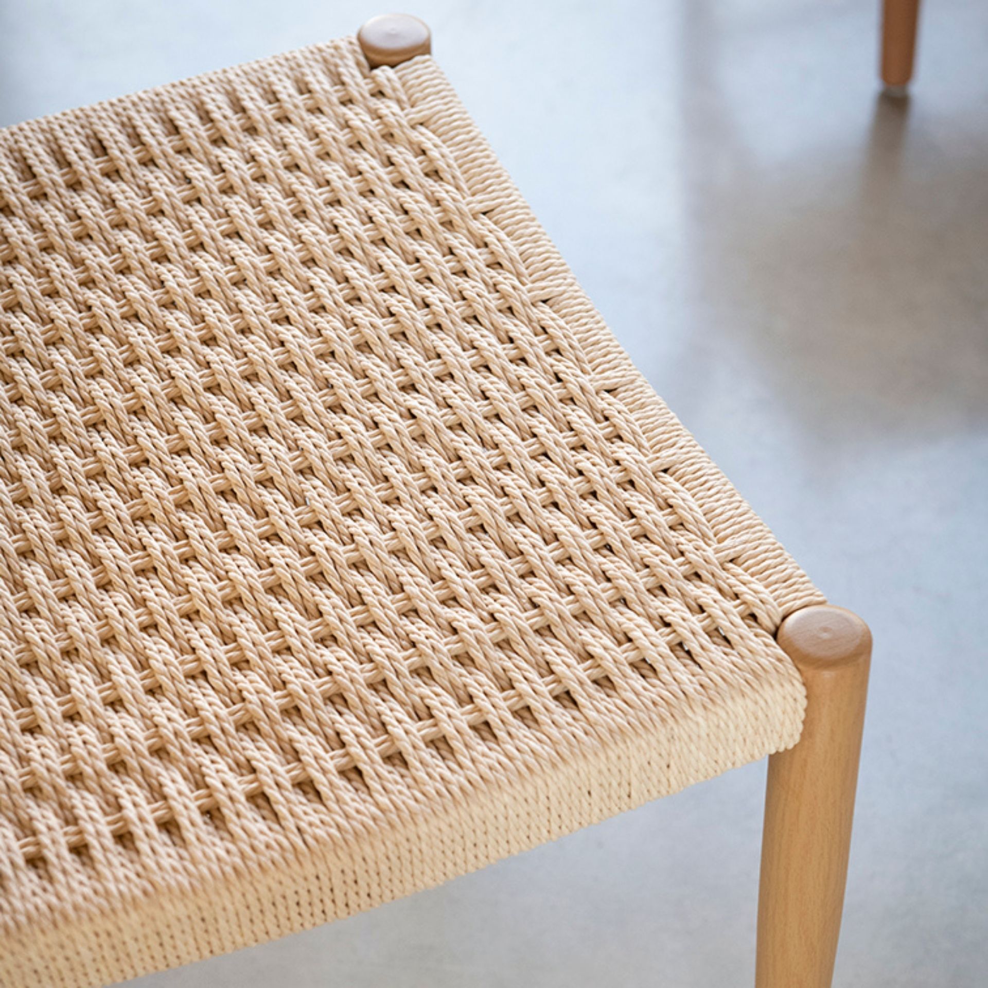 Silla de comedor efecto madera beige Vilma 56x50x82cm Clau&Chloe