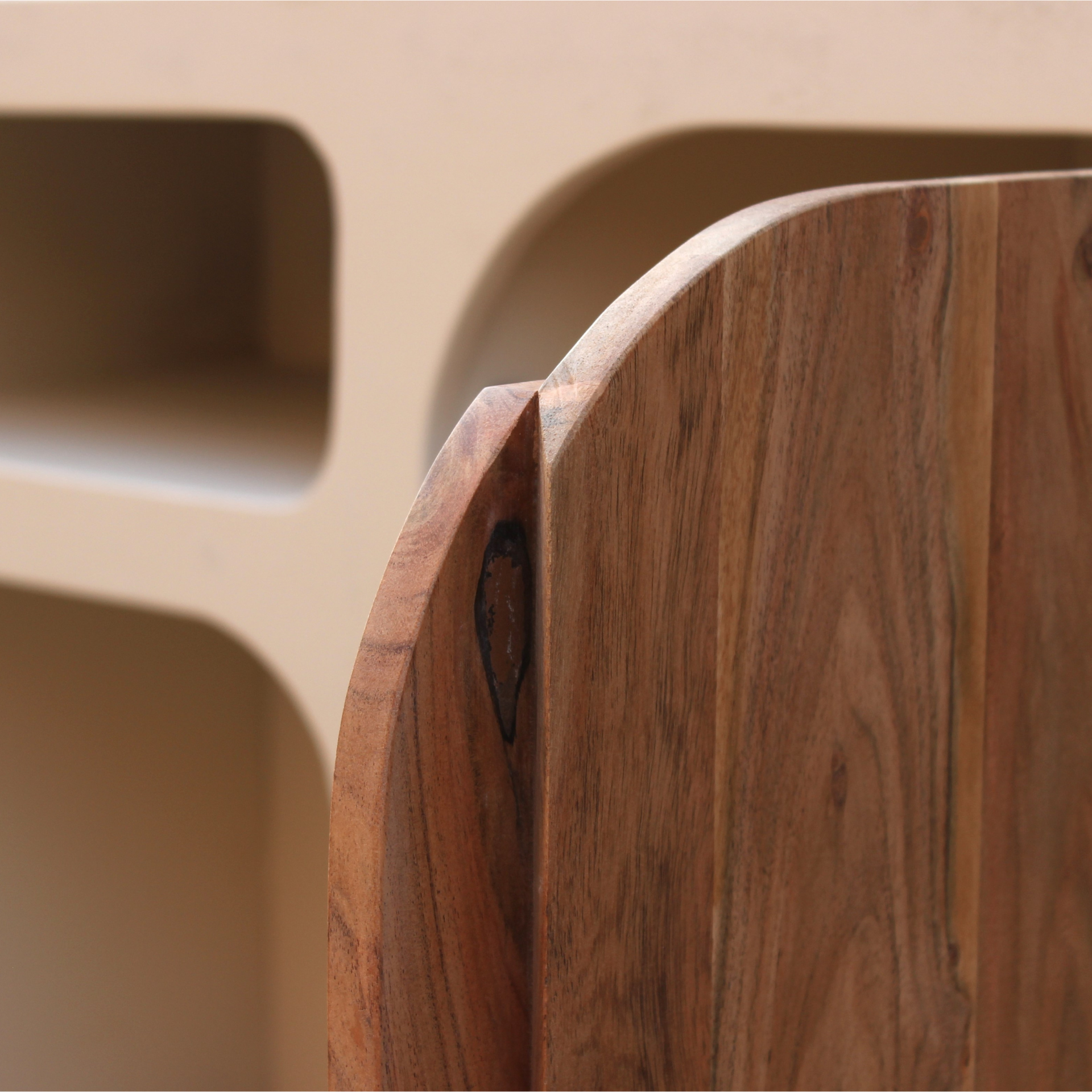 Aparador de madera de acacia y microcemento Kurli 160x40x75cm Clau&Chloe