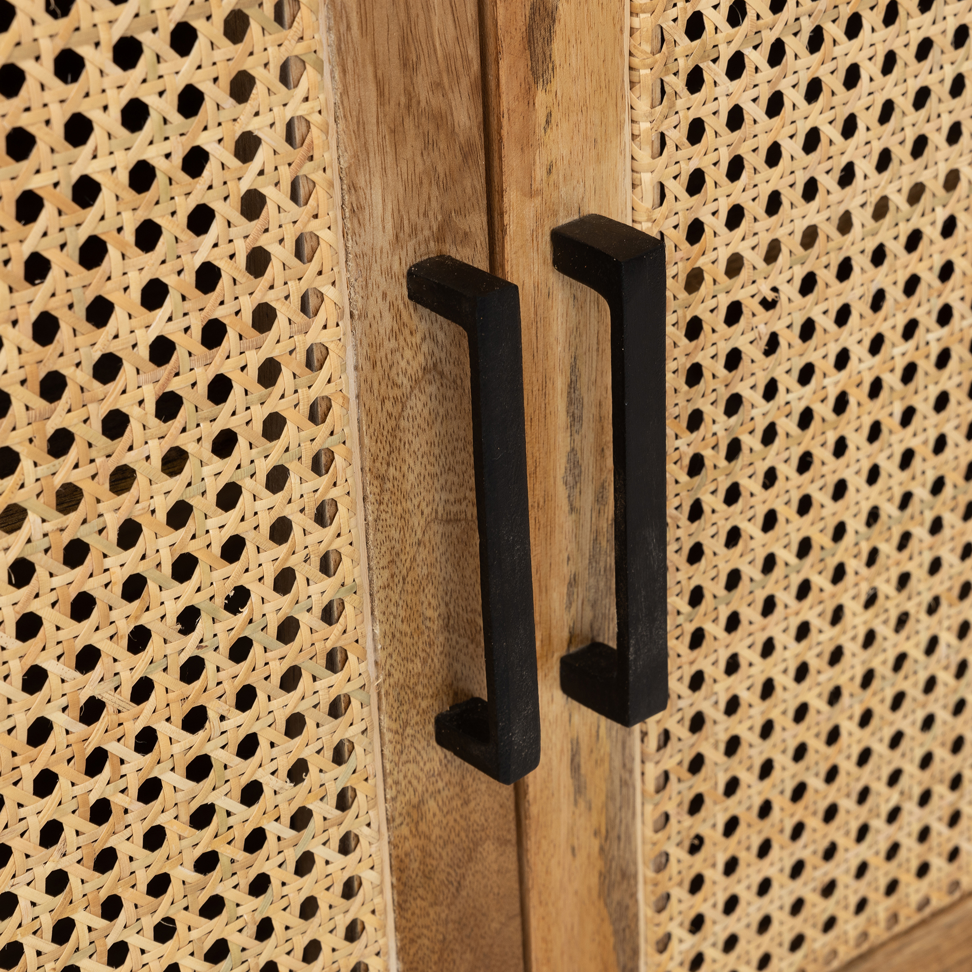 Aparador de madera de mango Merlin 180x42x82cm Clau&Chloe