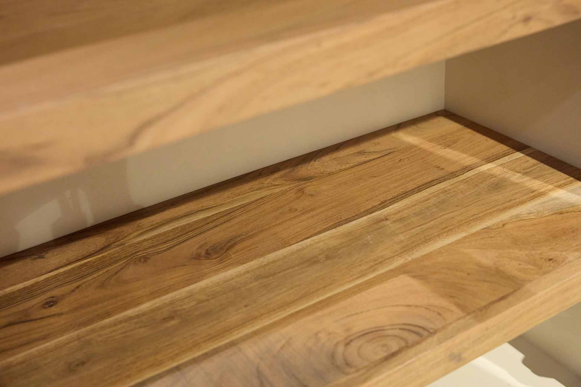 Vitrina de microcemento y madera Kurli 90x43x170 Clau&Chloe