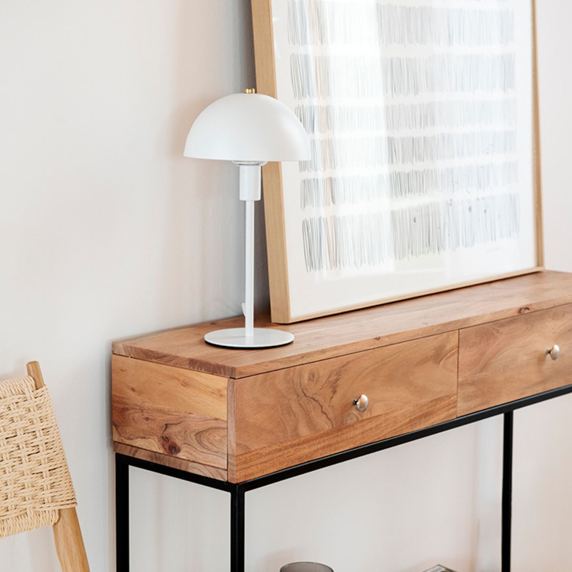 L&aacute;mpara de mesa de metal blanca Jeyne 18x36cm