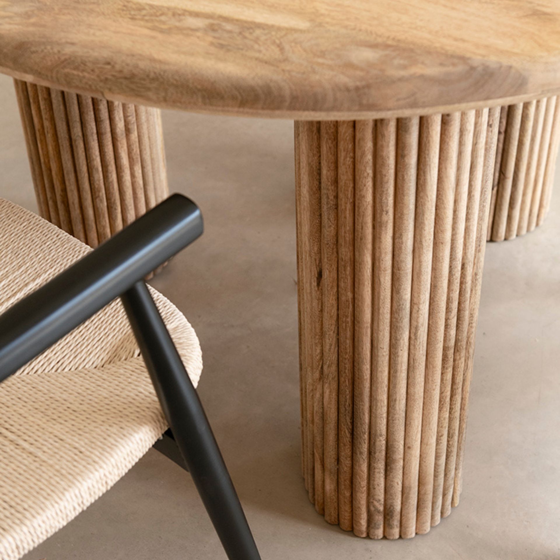 Mesa de comedor de madera de mango Singapur Ø120x76cm Clau&Chloe