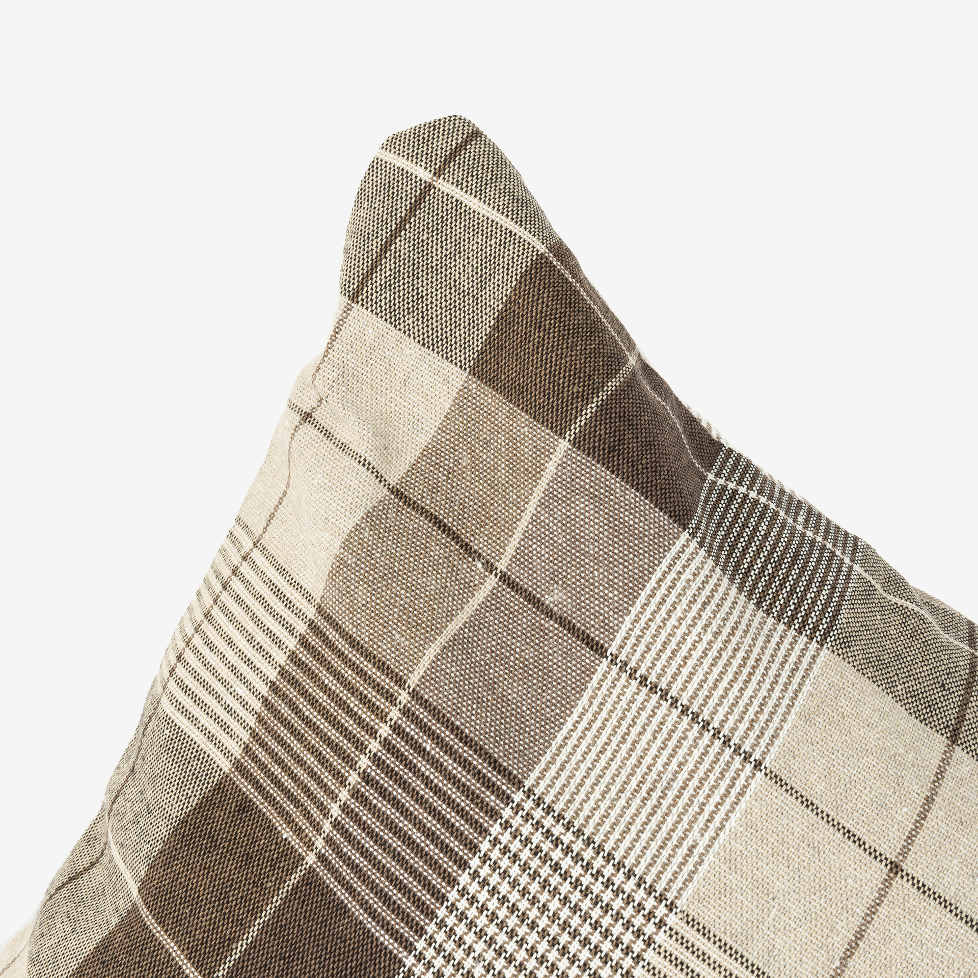 Funda de coj&iacute;n de algod&oacute;n reciclado Tart&aacute;n negro Arau 45x45cm