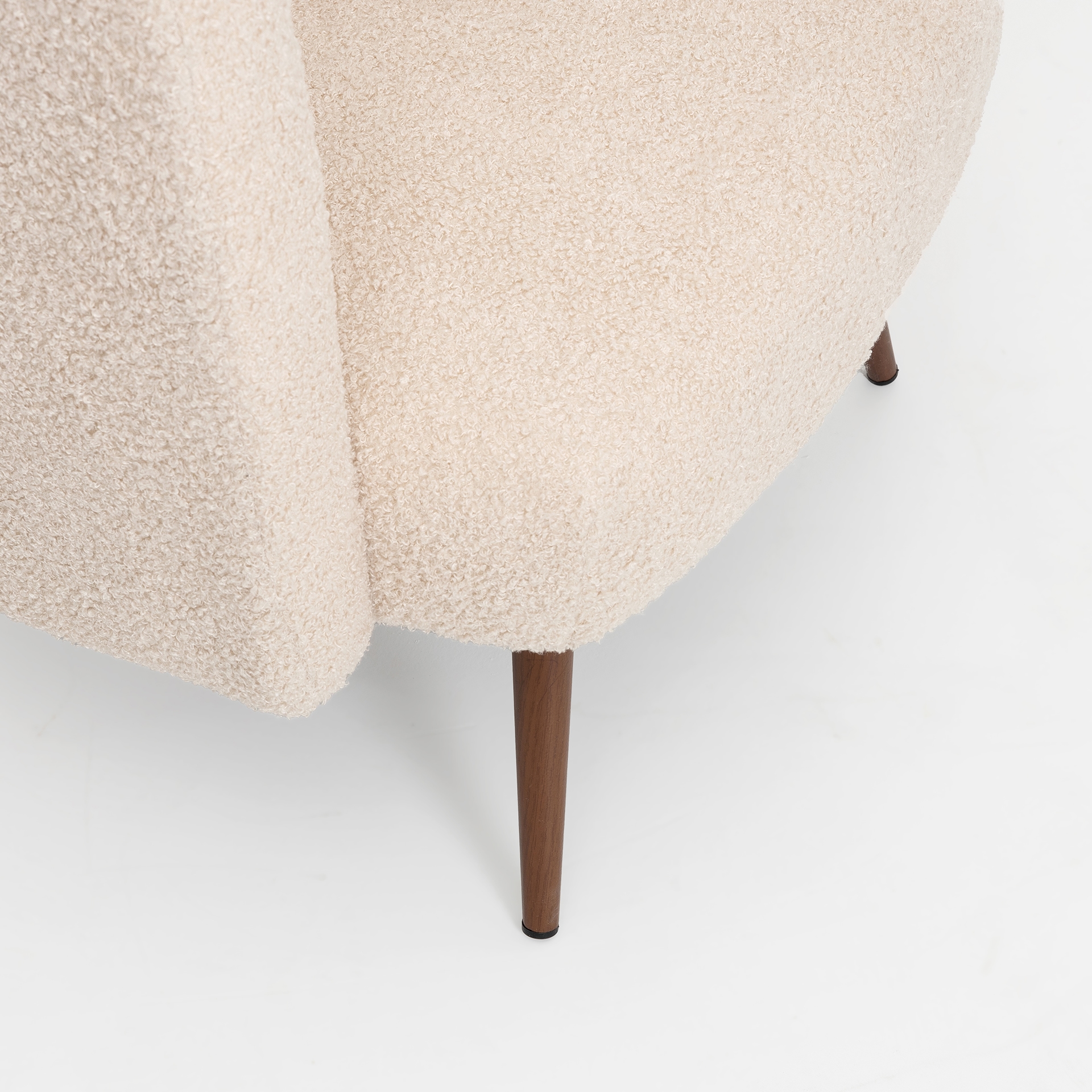 Butaca de borreguito beige Berta 77x60x72 cm