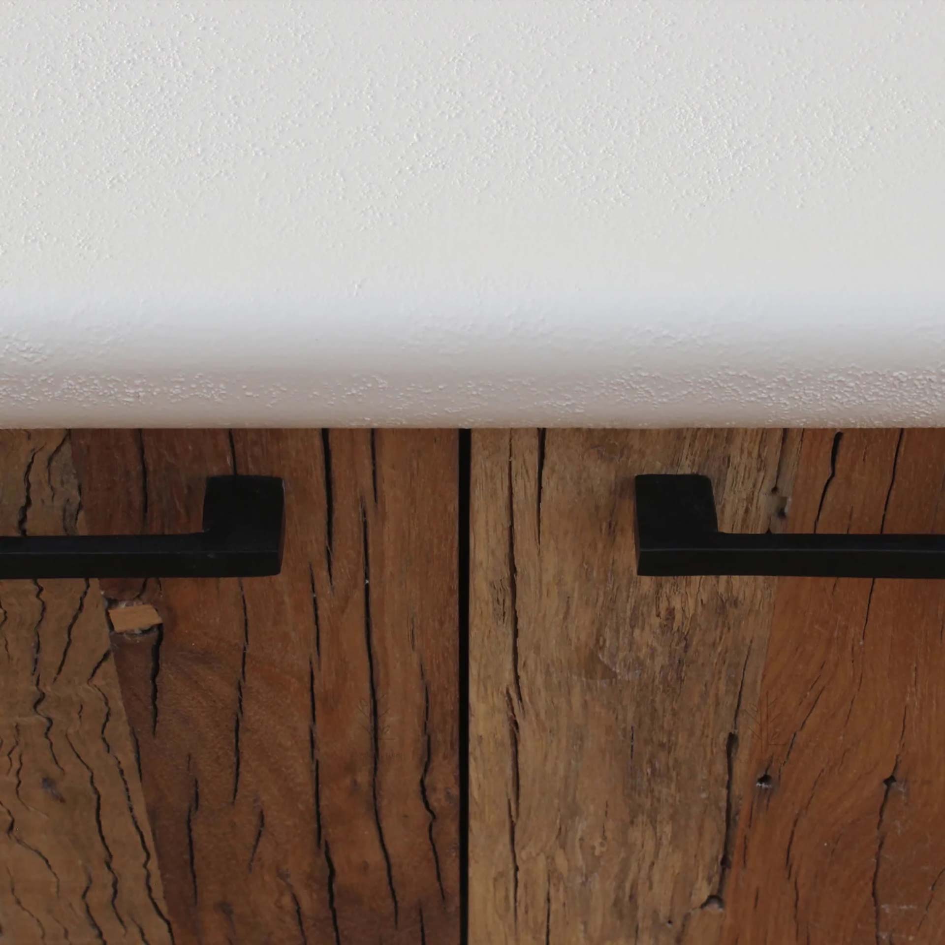 Aparador de microcemento y madera Kurli 160x45x80 Clau&Chloe