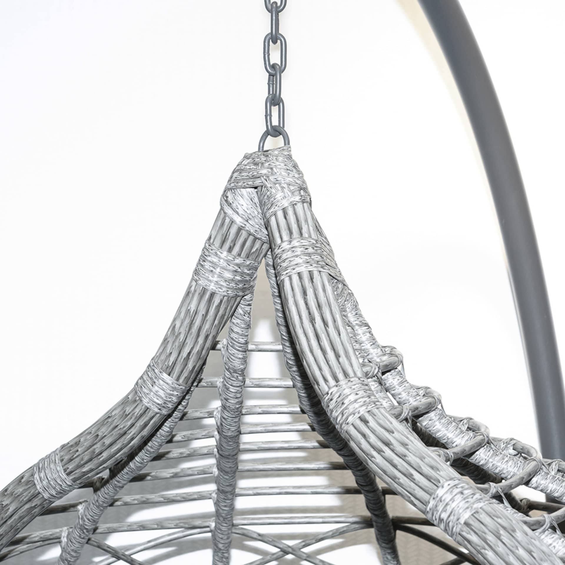 Sillón colgante de jardín con cojín y reposapiés de ratán sintético Cozumel 120x103x190cm Clau&Chloe