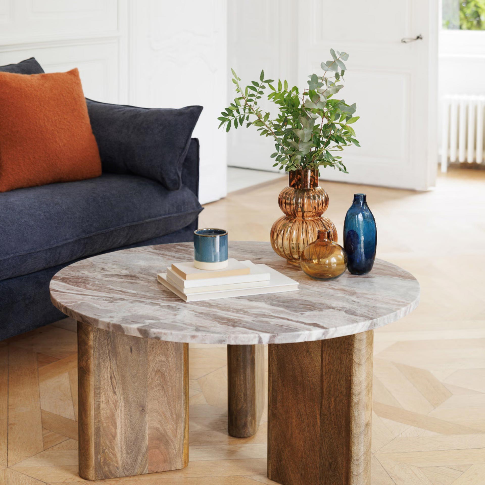 Mesa auxiliar de m&aacute;rmol y madera Jarek 