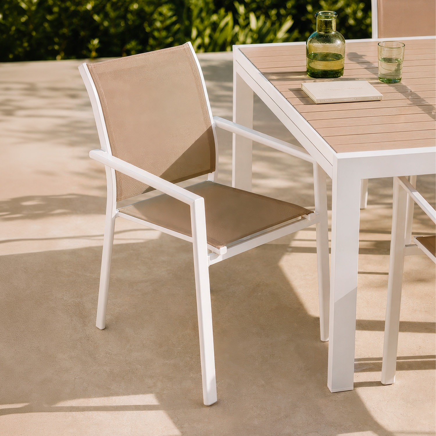 Silla de jard&iacute;n apilable de aluminio blanca Essor 56x63x88cm