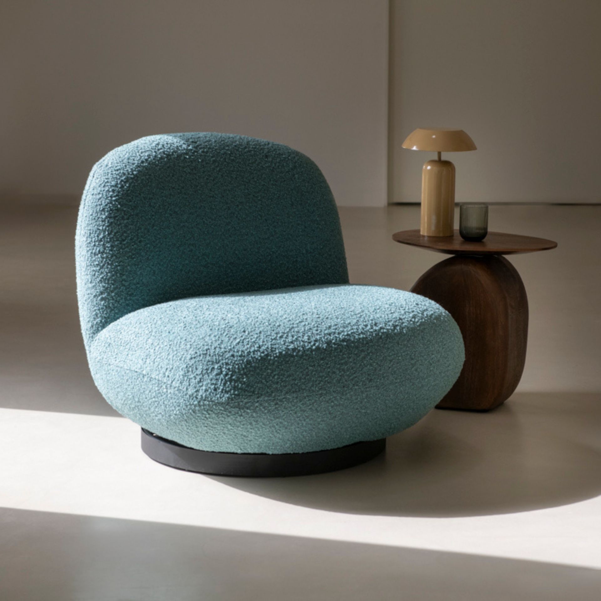 Butaca de borreguito giratoria azul Pacha 81x95x71cm Clau&Chloe