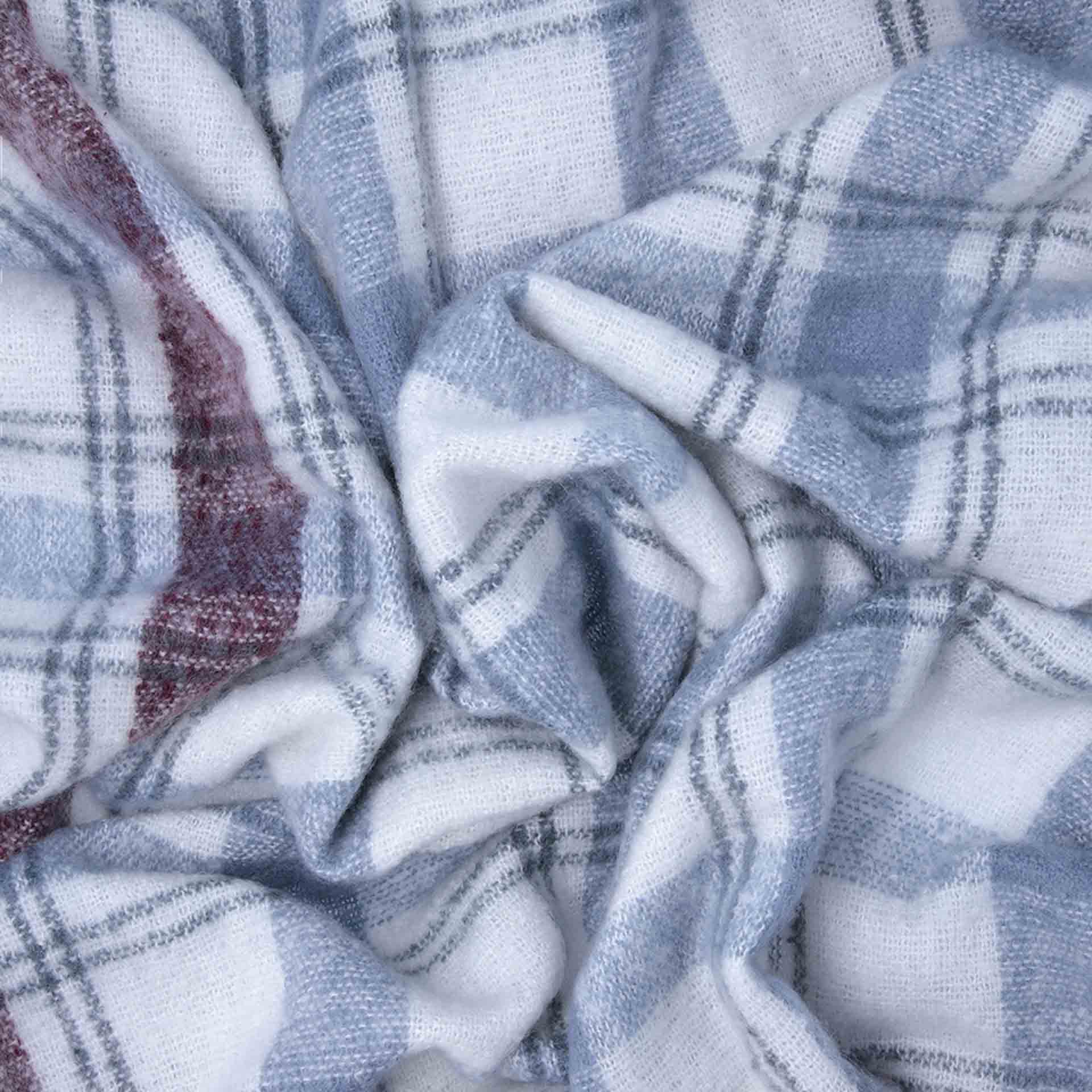 Manta efecto mohair de cuadros azul y burdeos 130x150cm Clau&Chloe