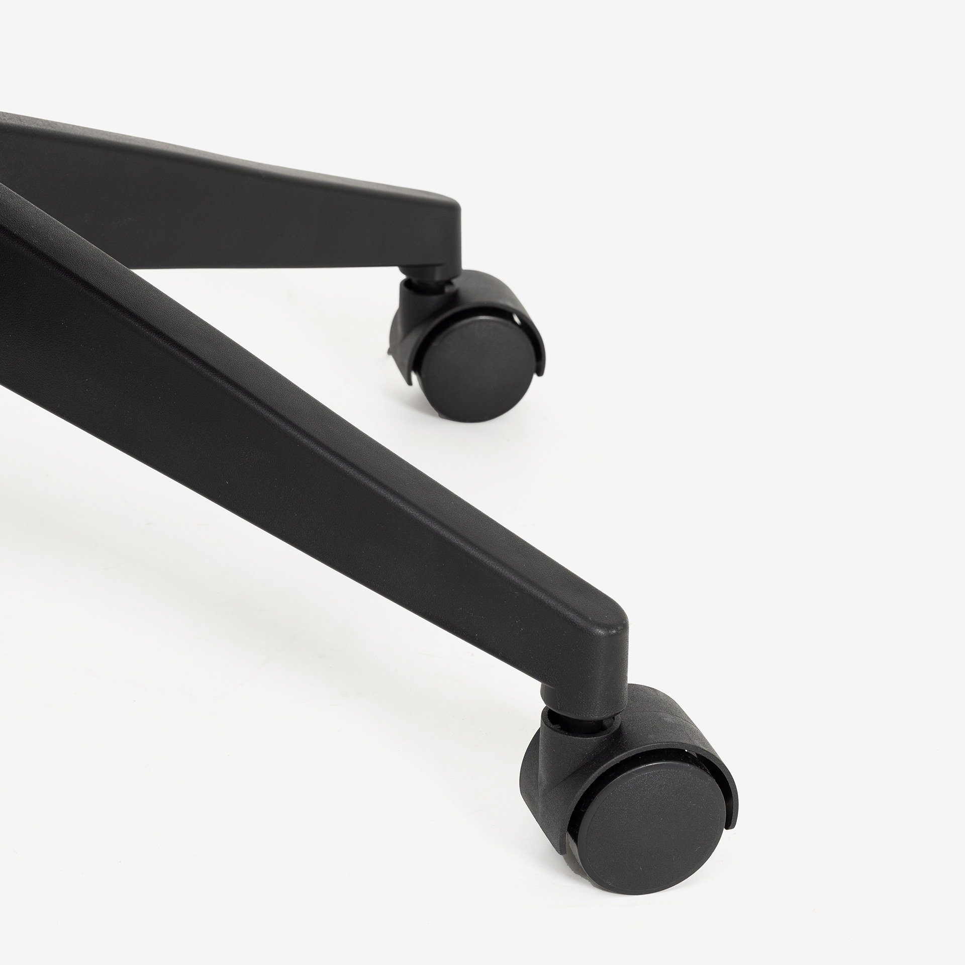 Silla de oficina negra ajustable 92/100cm