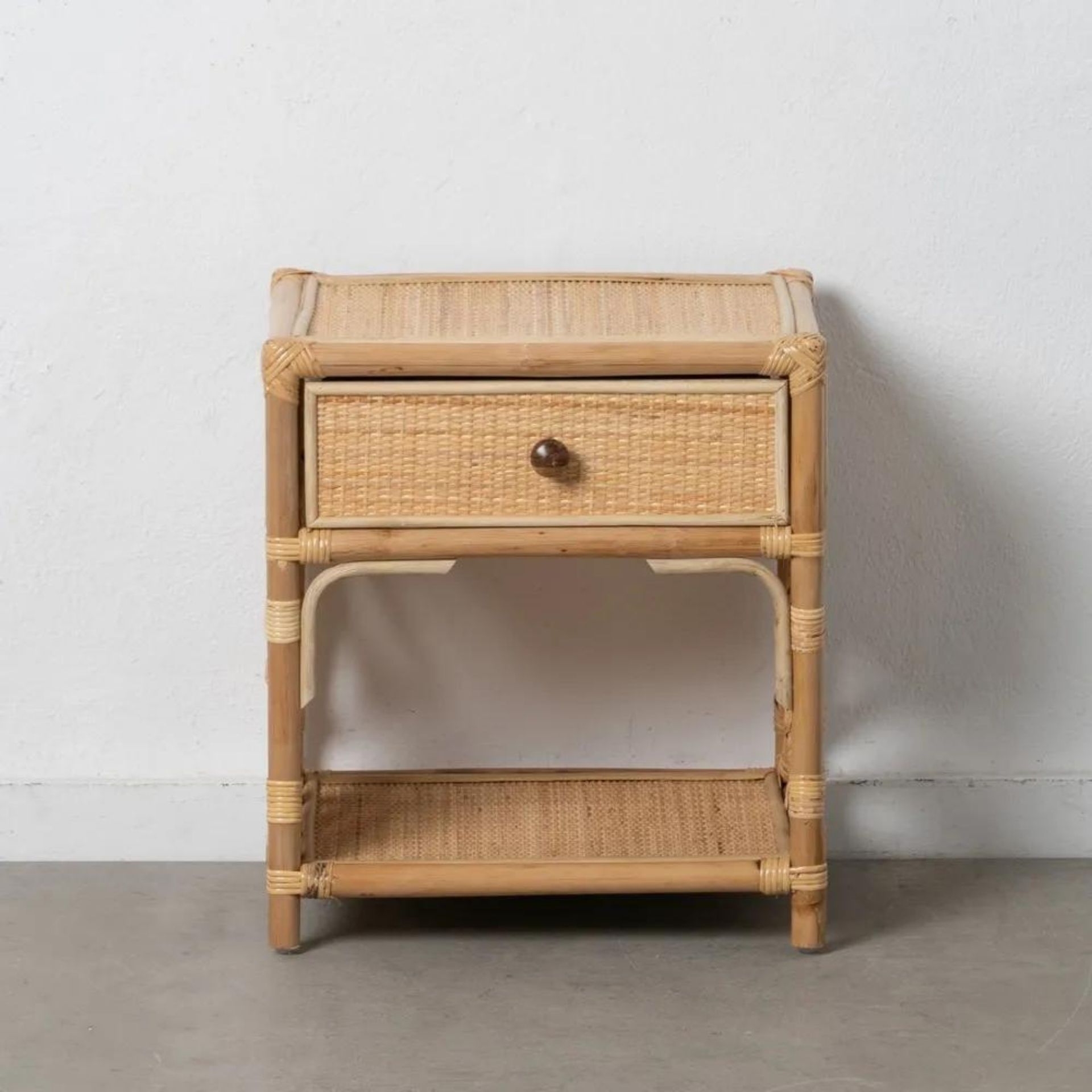 Mesa de noche de ratán 45x35x50cm