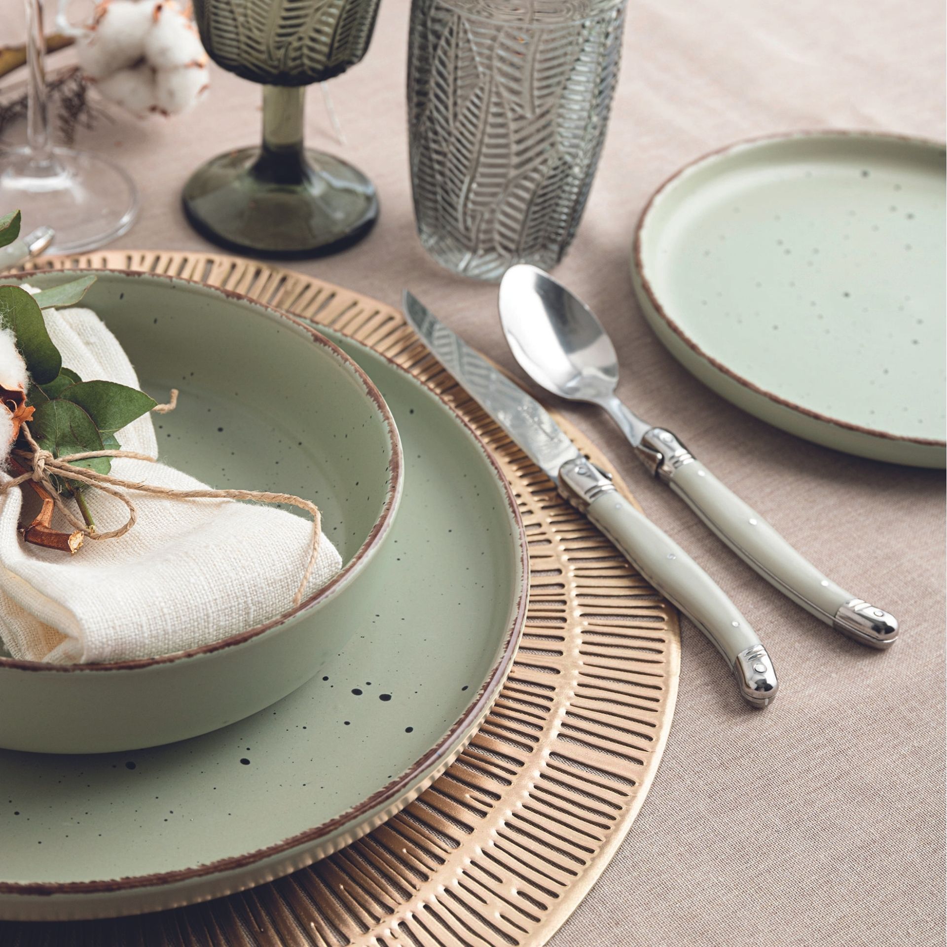 Vajilla de 12 piezas de cerámica verde Iria